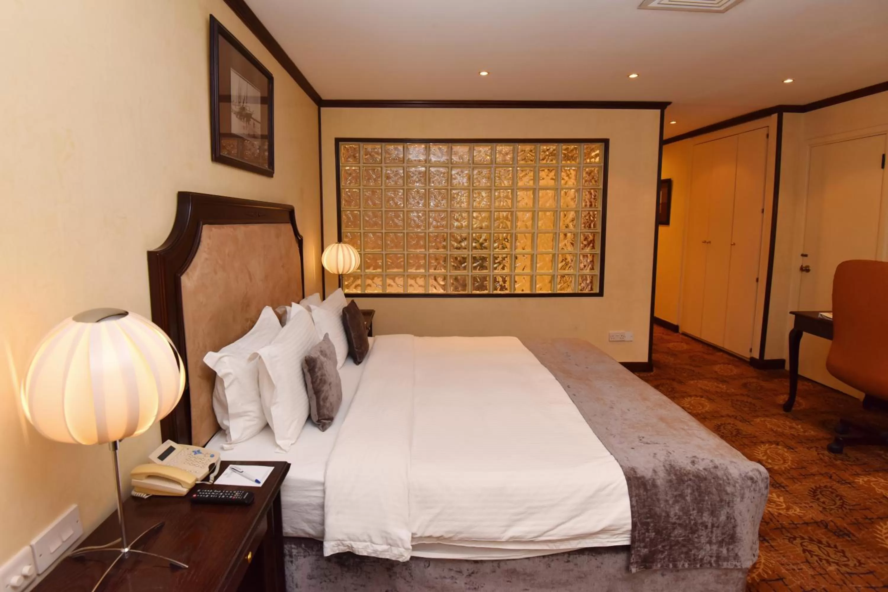 Bed in Inn & Go Kuwait Plaza