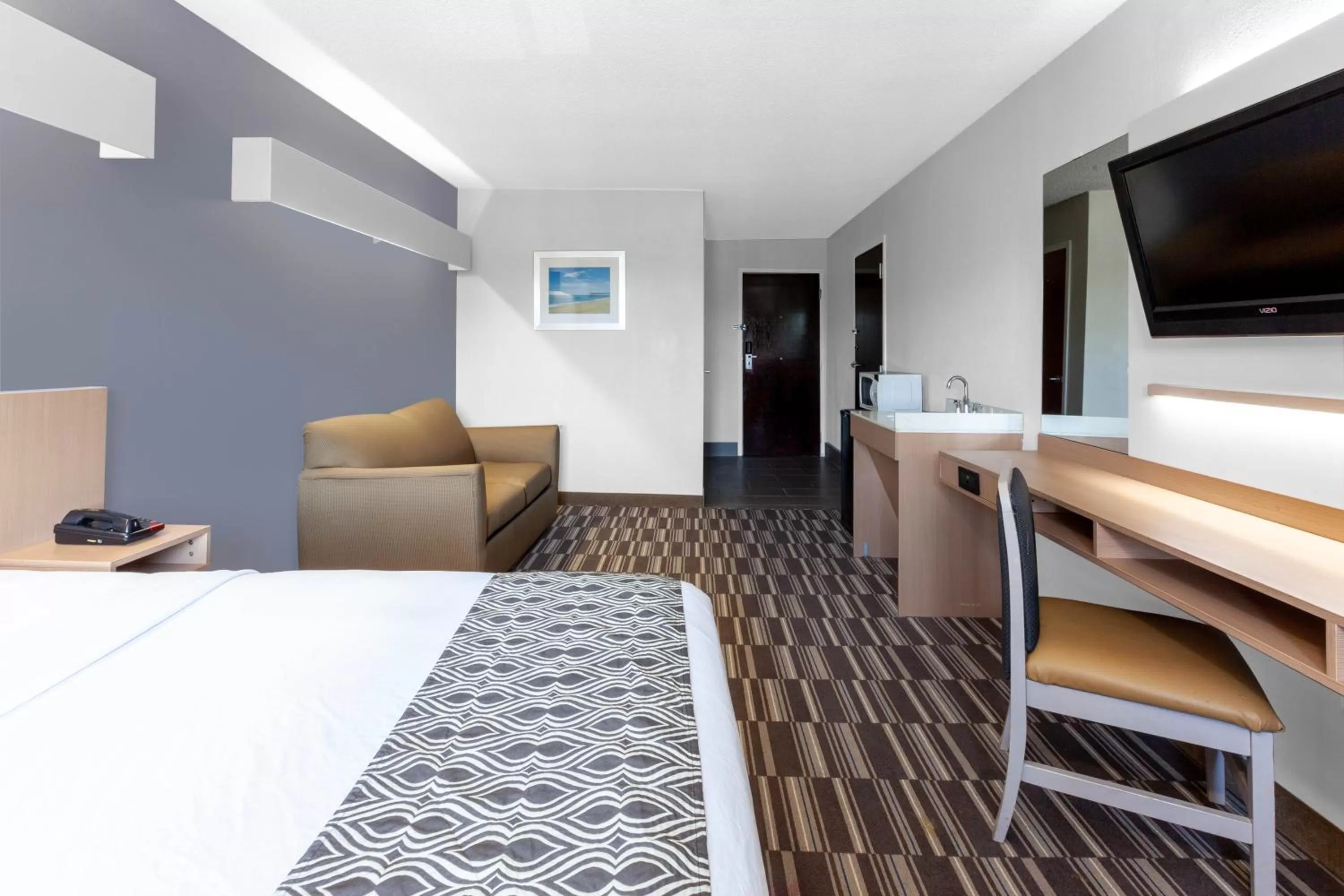 TV and multimedia in Microtel Inn Suite by Wyndham BWI Airport