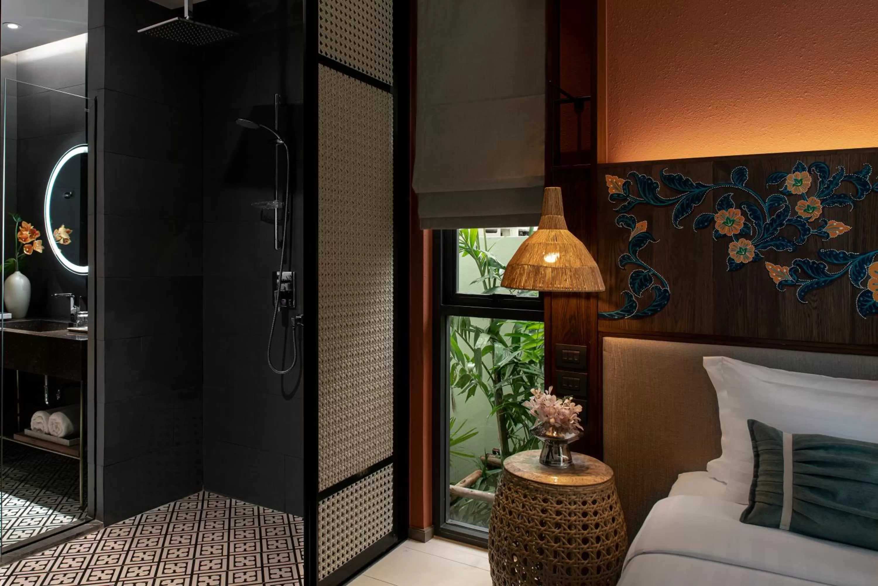 Bathroom, Bed in Grand Mercure Khao Lak Bangsak