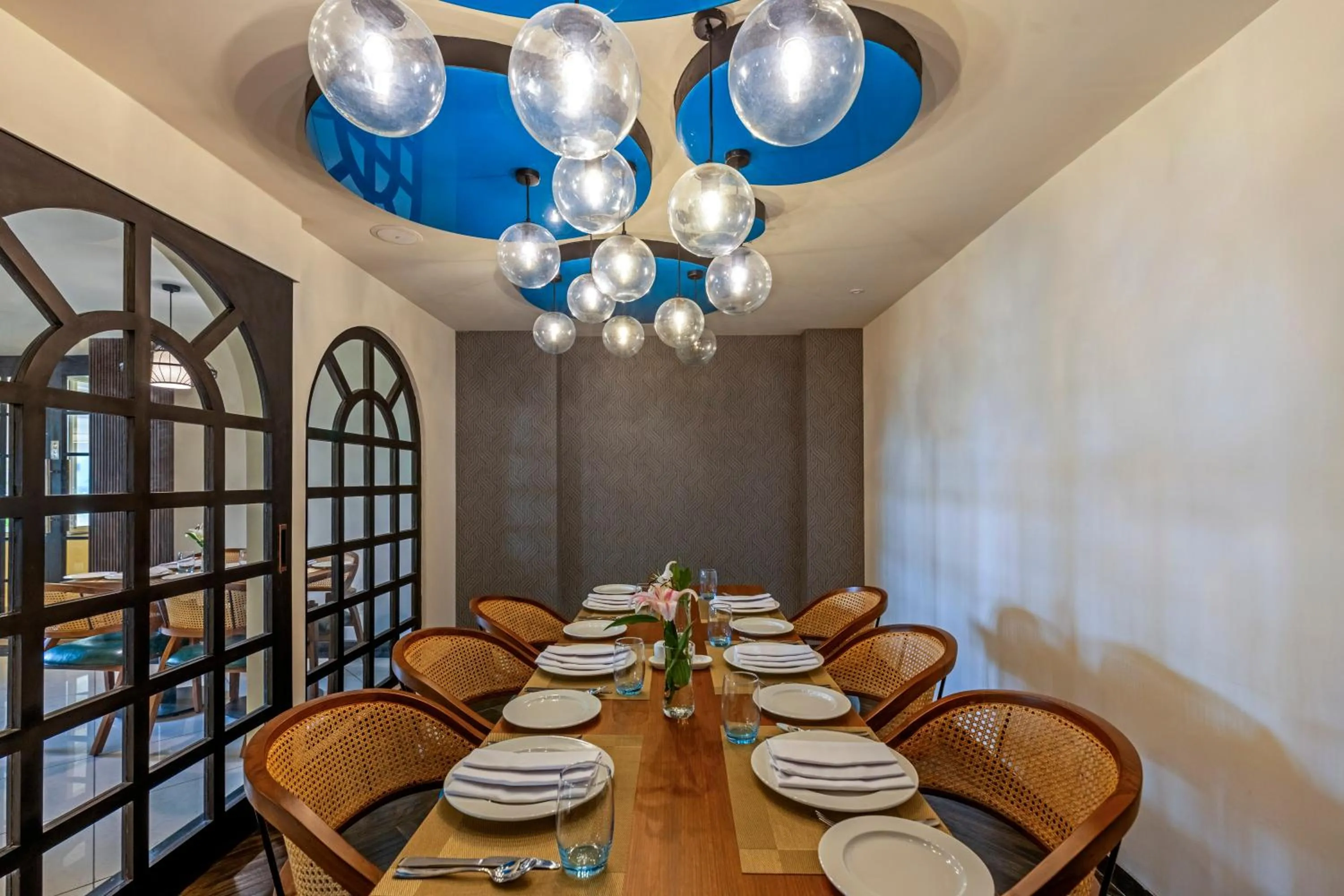 Restaurant/places to eat in Sterling Puri