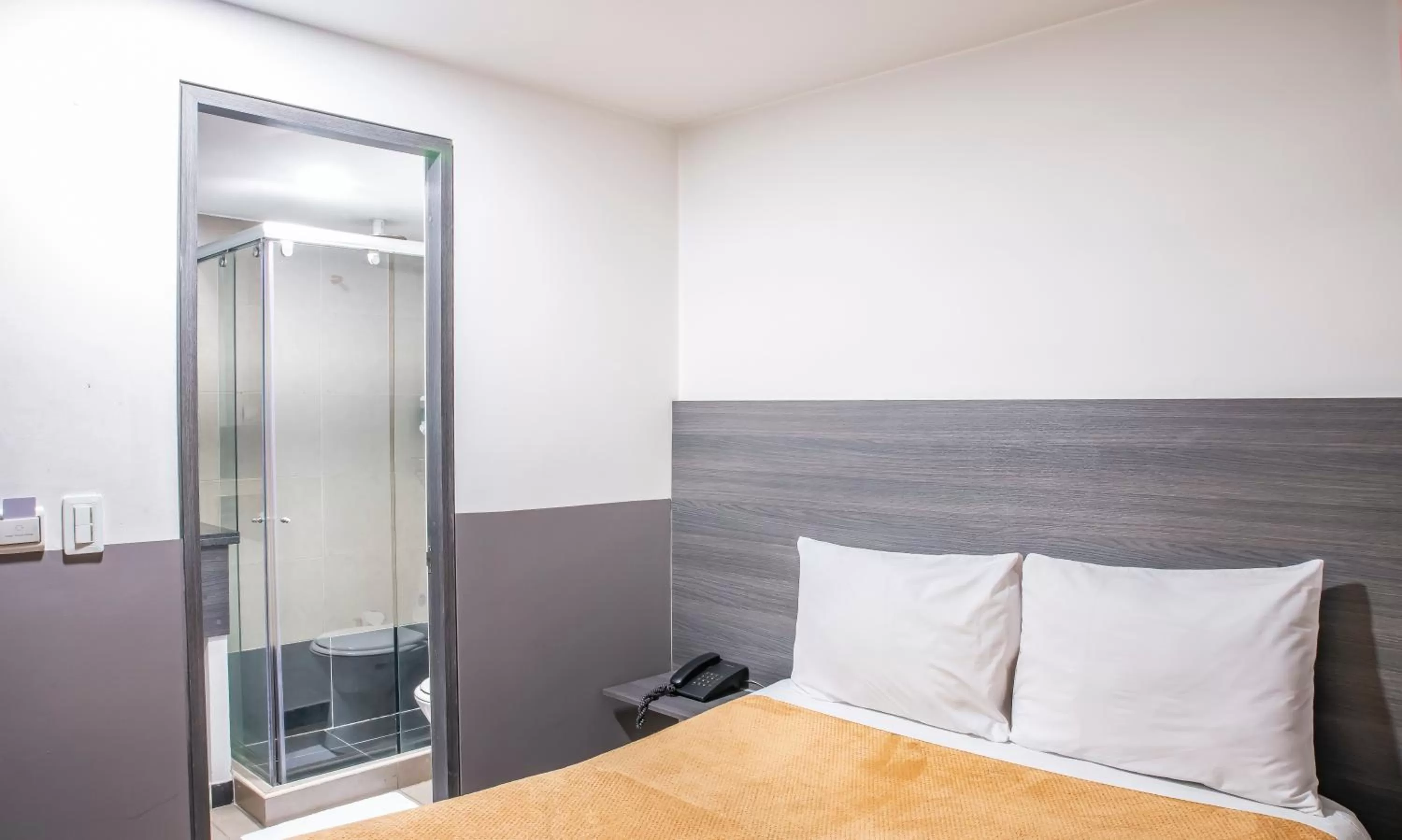 Bedroom, Bed in Hotel Express 53