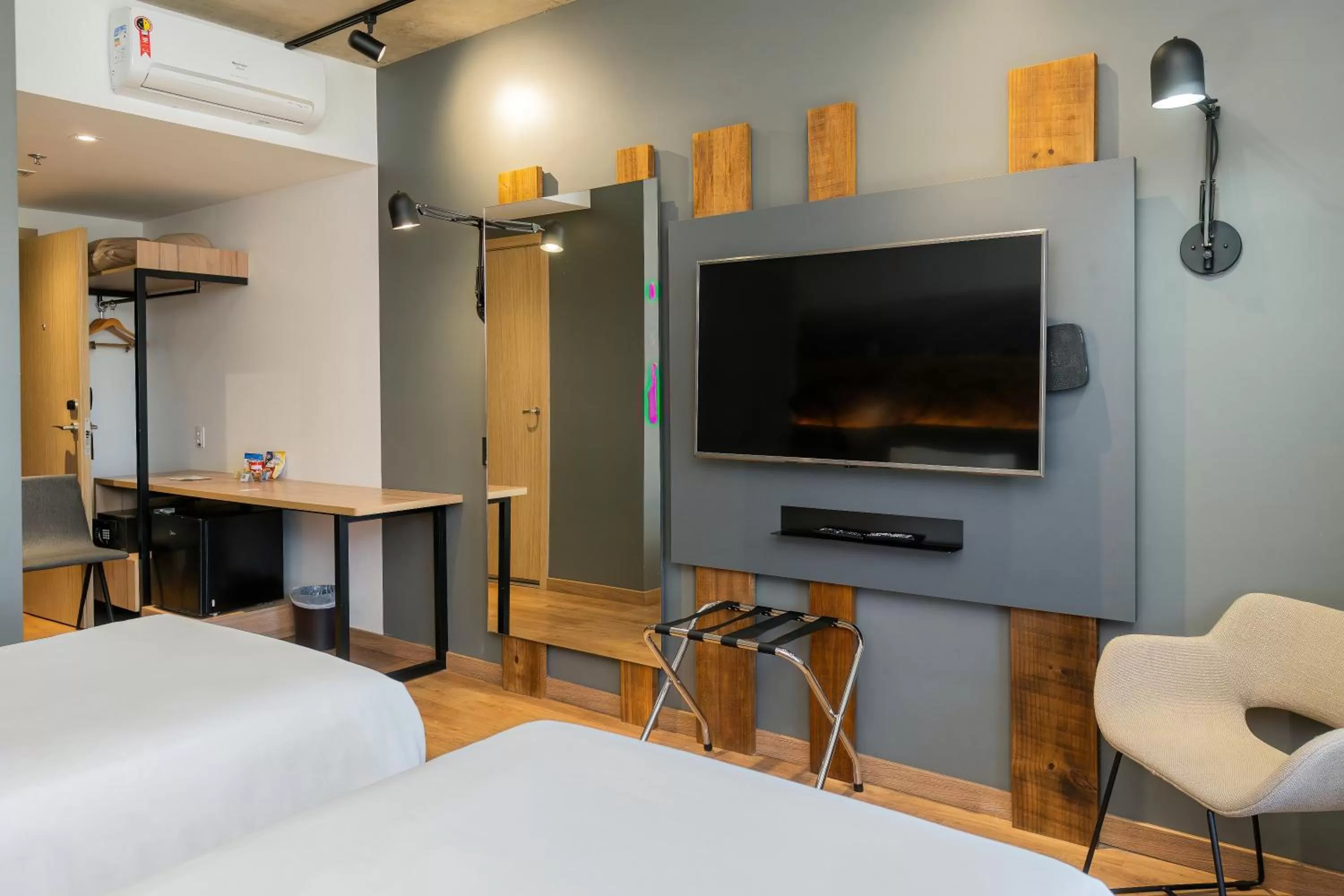 TV and multimedia, Bed in Novotel Criciuma