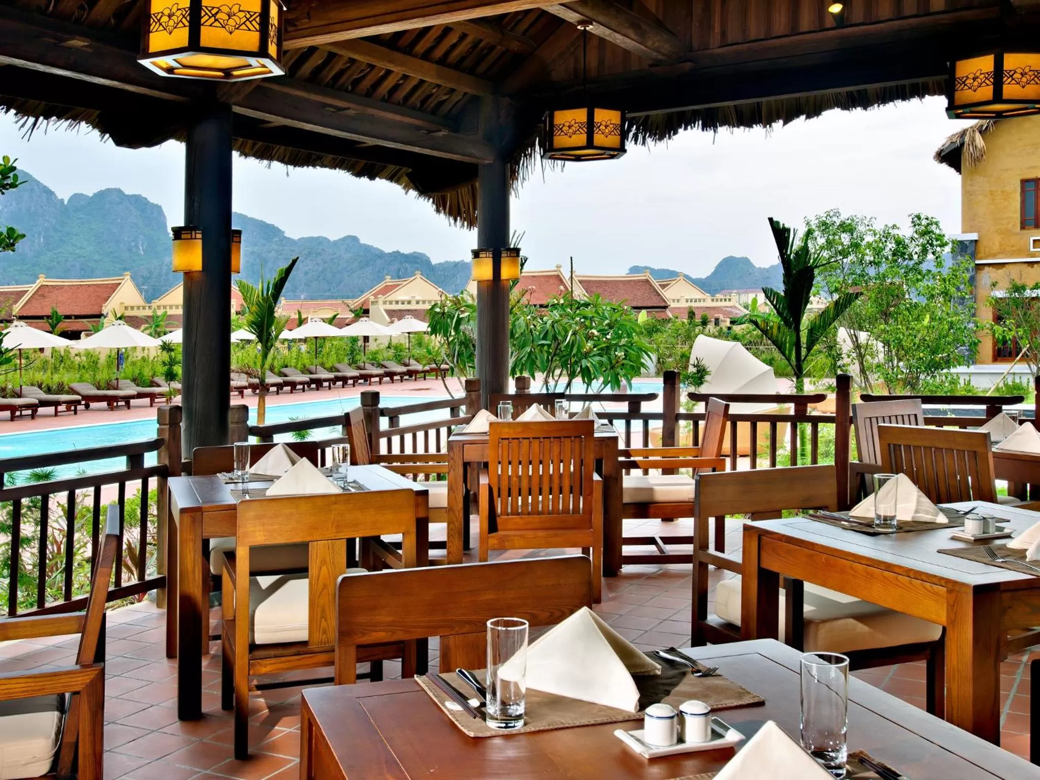 Restaurant/places to eat in Emeralda Resort Ninh Binh