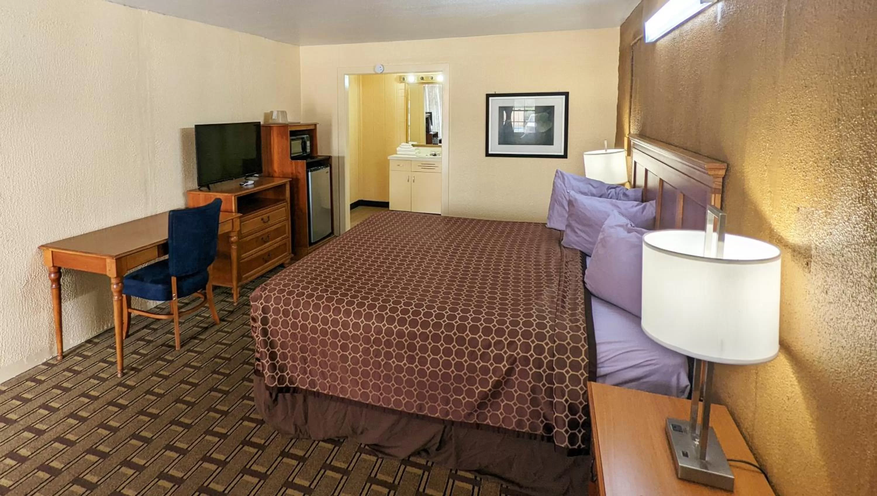 Bedroom, Bed in M Star Hotel Cleveland