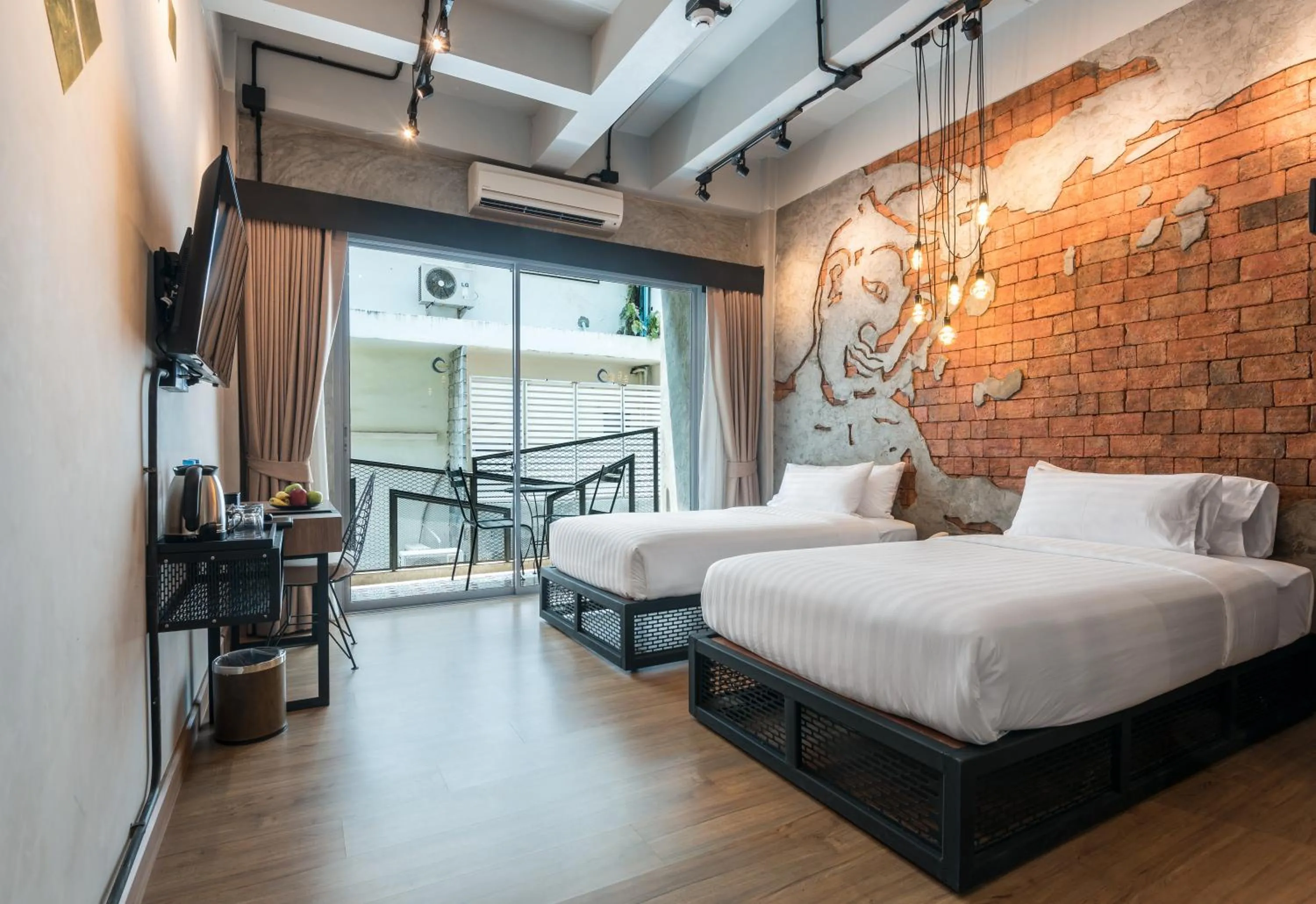 Day, Bed in Sea Crest by Jomtien