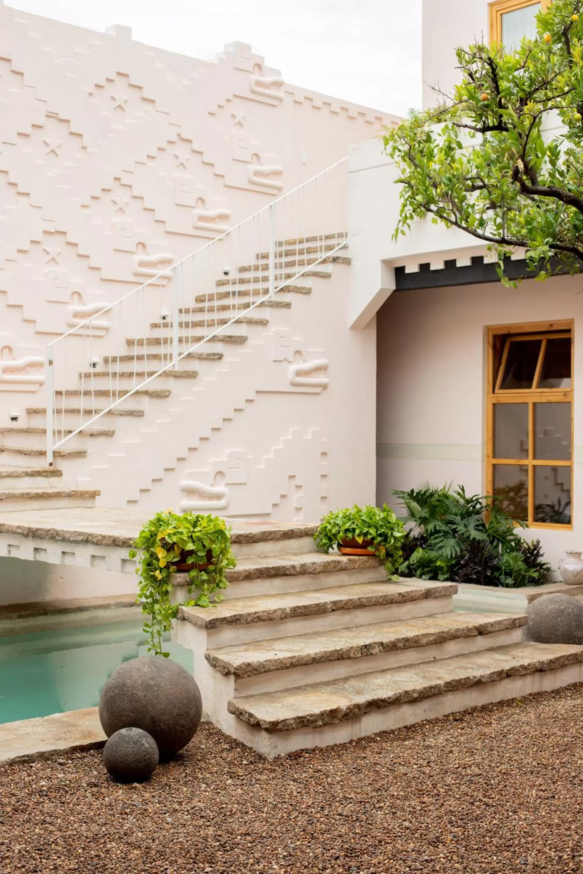 Swimming pool in La Valise San Miguel de Allende, Member of Small Luxury Hotels