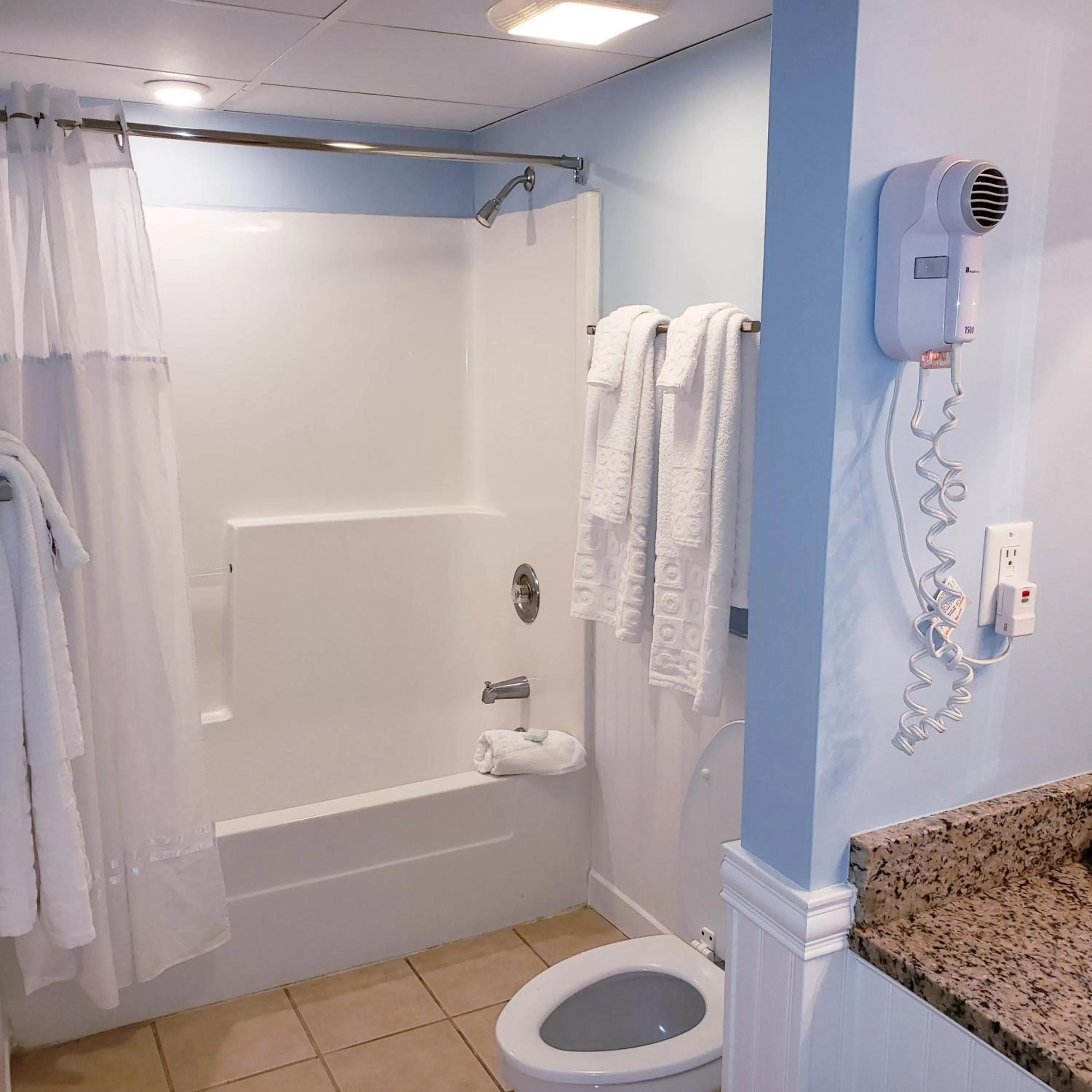 Bathroom in Avenue Inn & Spa