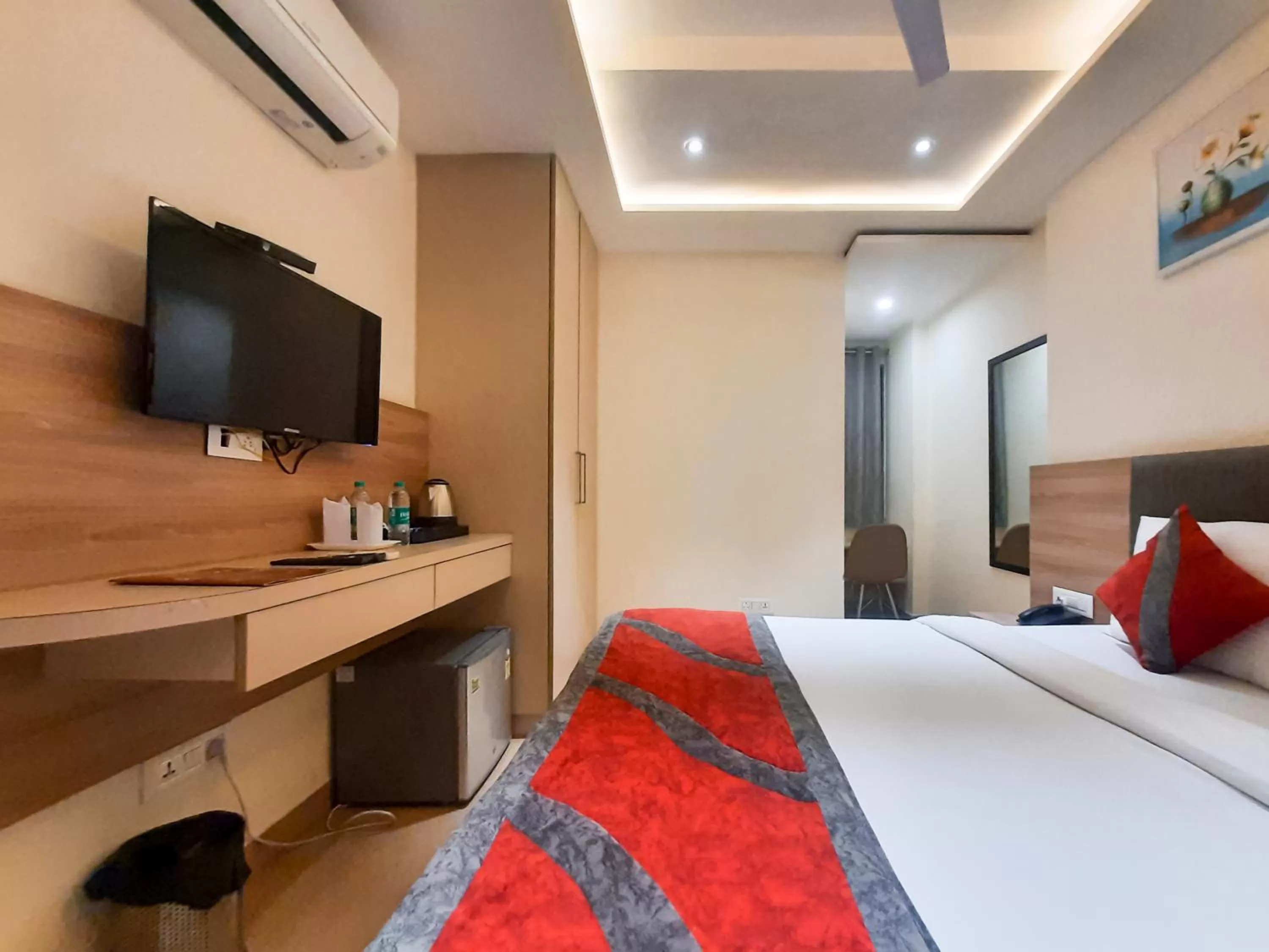 Bedroom, Bed in Hotel Tripple Tree - Near Ganga Ram & BLK Hospital - Karol Bagh