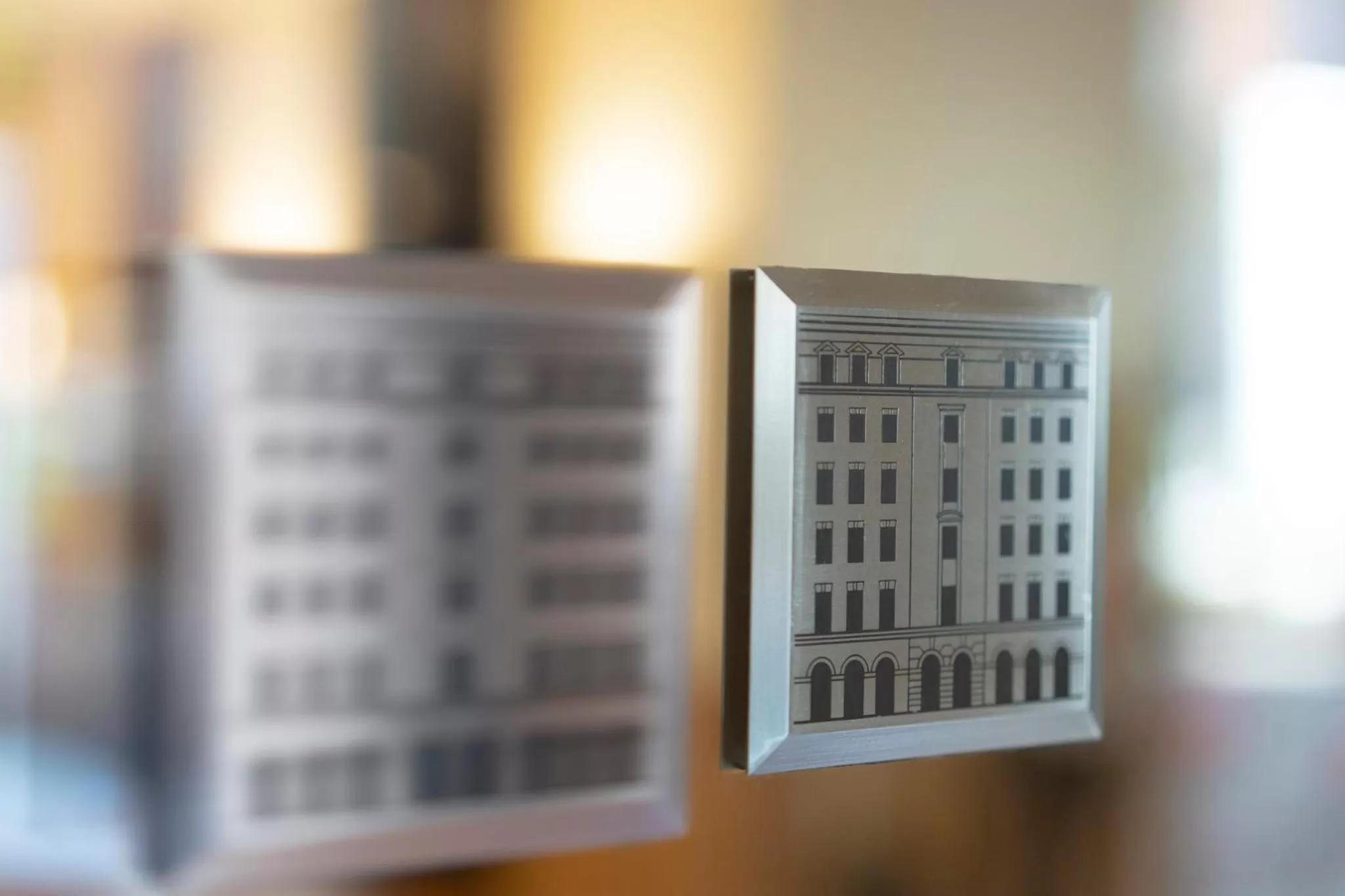 Logo/Certificate/Sign in COMO The Halkin