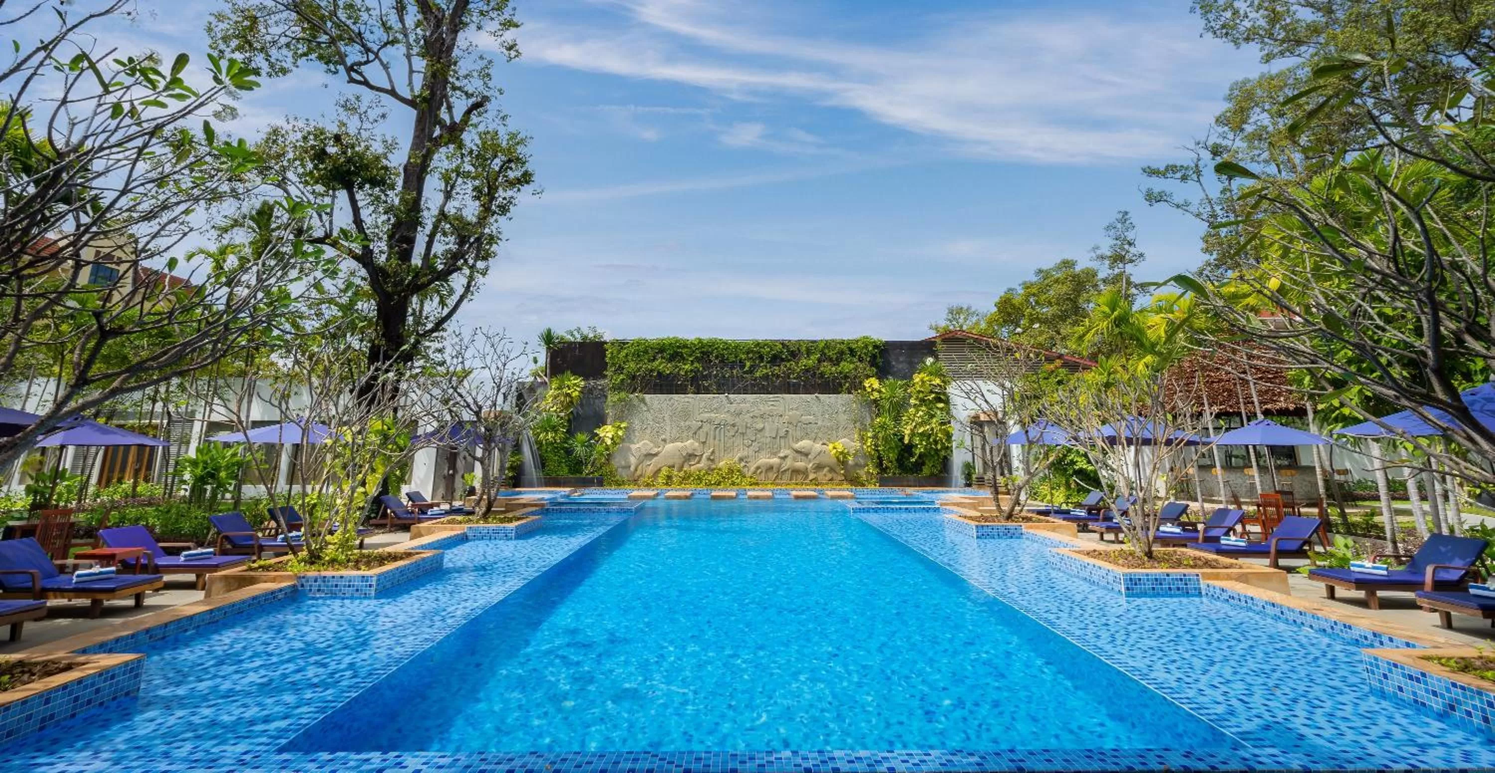 Swimming pool in Koulen Hotel