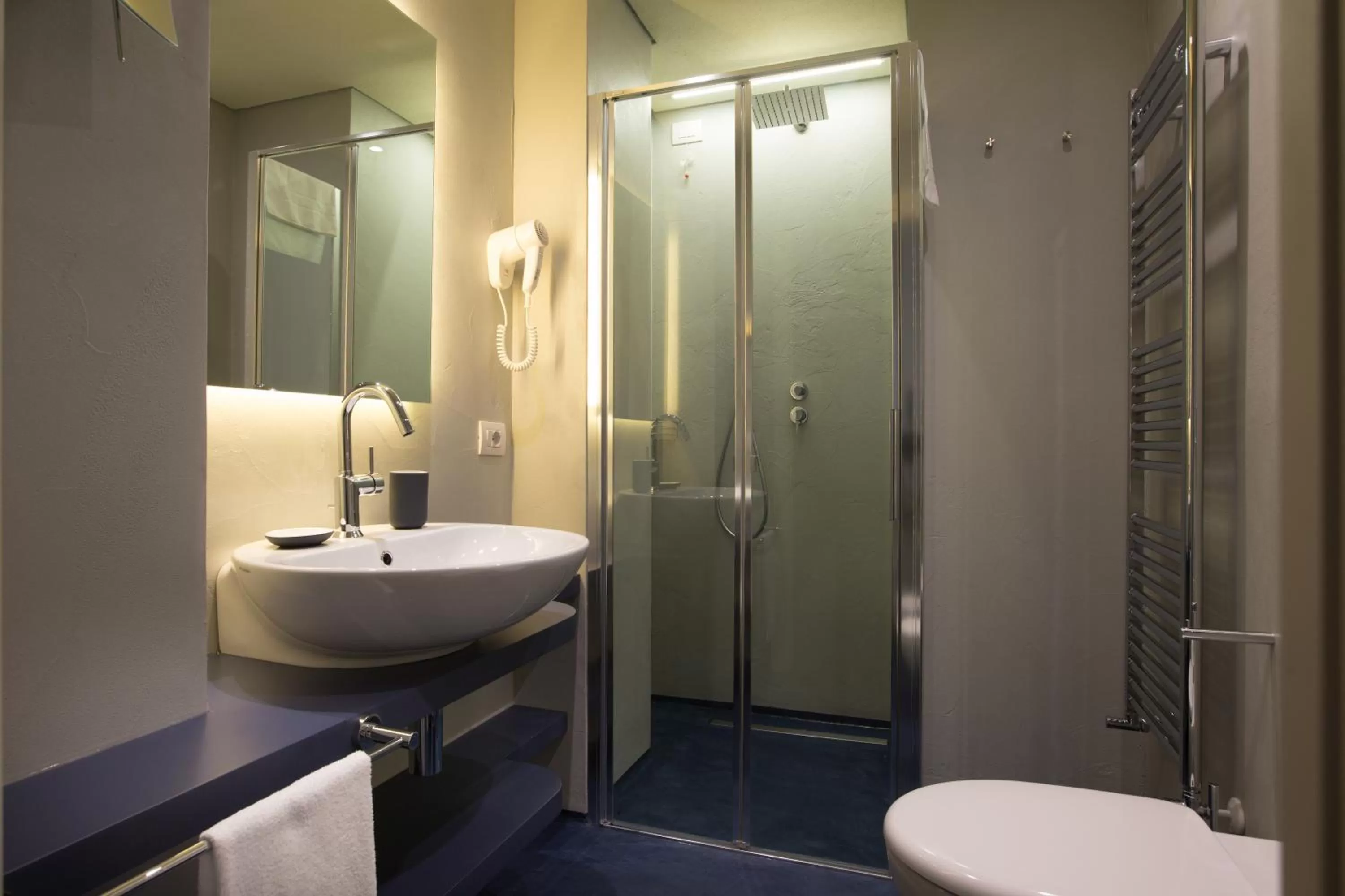 Bathroom in Hotel Meublè Sertorelli Reit