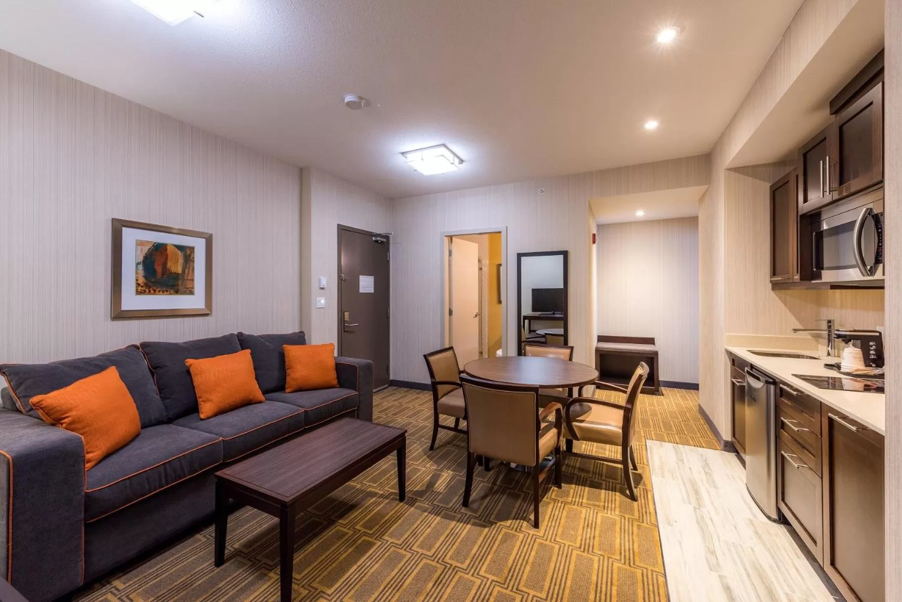 Dining area in Best Western Plus Chateau Fort St. John