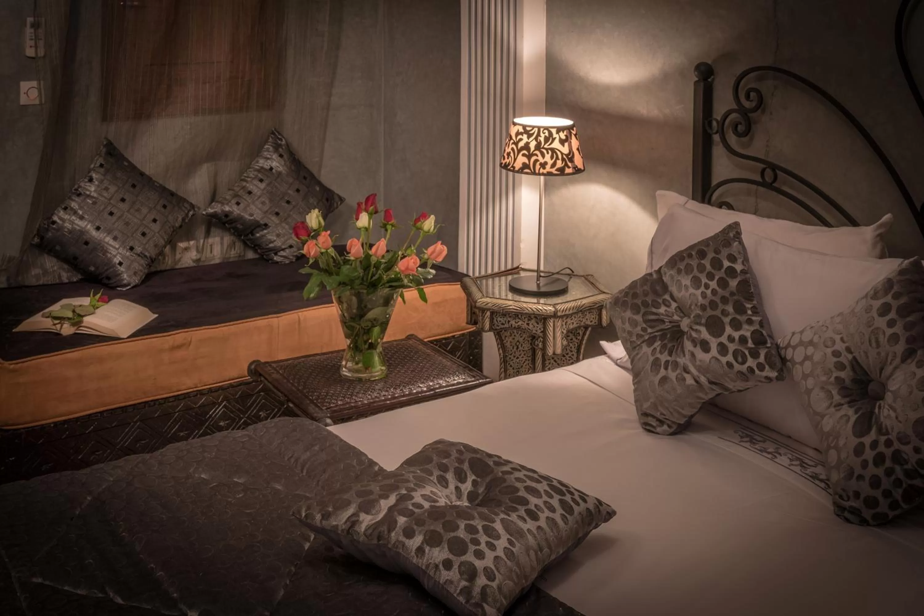 Bathroom, Bed in Riad Dar Attika