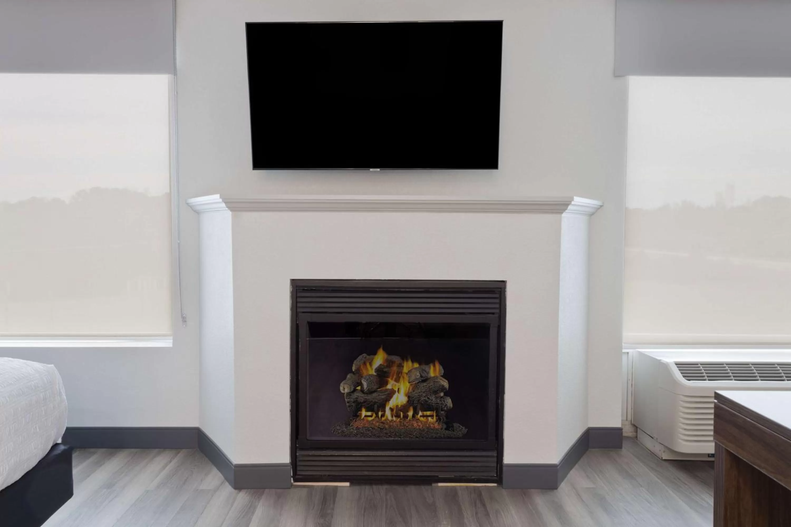 Bed in Hampton Inn & Suites Lanett/West Point