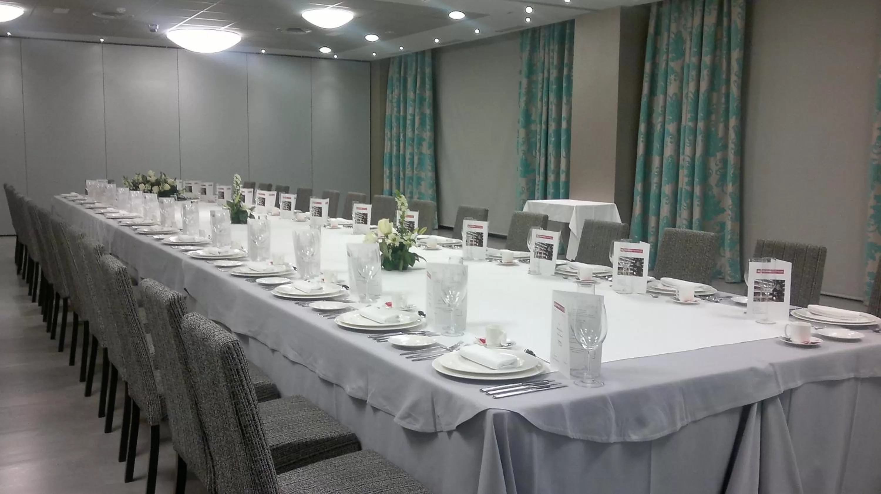 Business facilities in Hotel Ciudad de Ponferrada, Ascend Hotel Collection