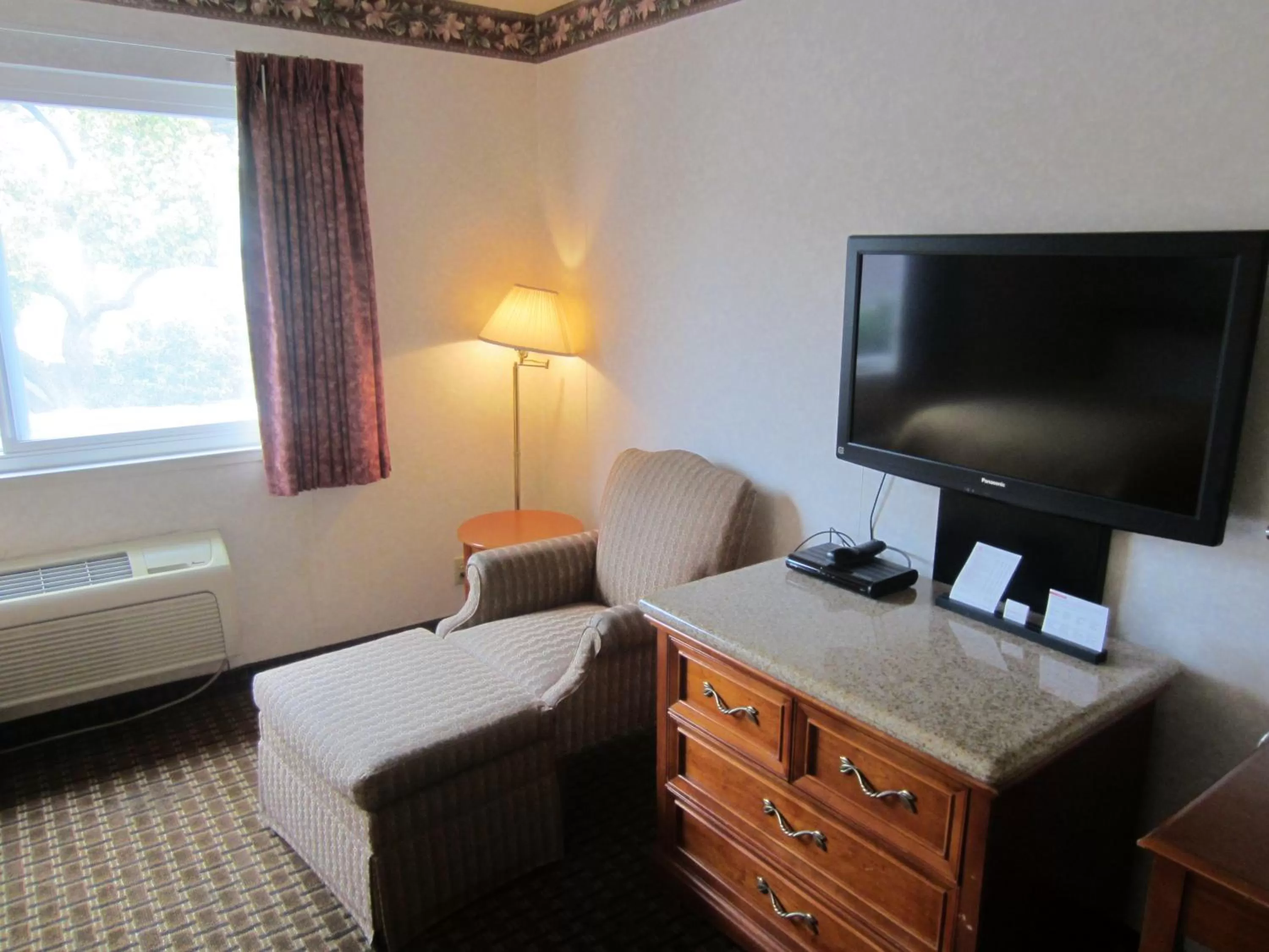 TV and multimedia, Bed in Cherry Orchard Inn