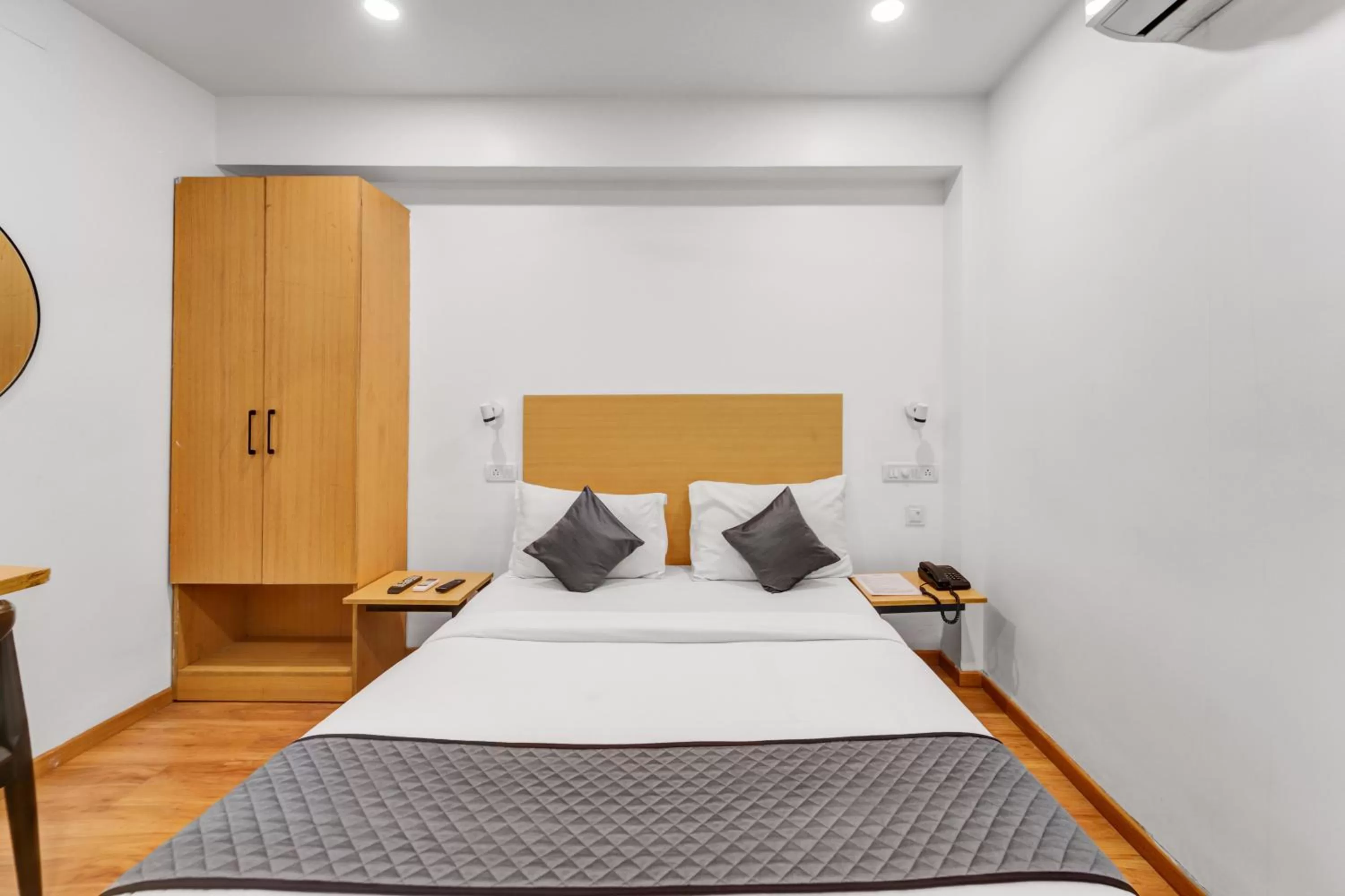 Bed in UPAR Hotels Thoraipakkam, OMR