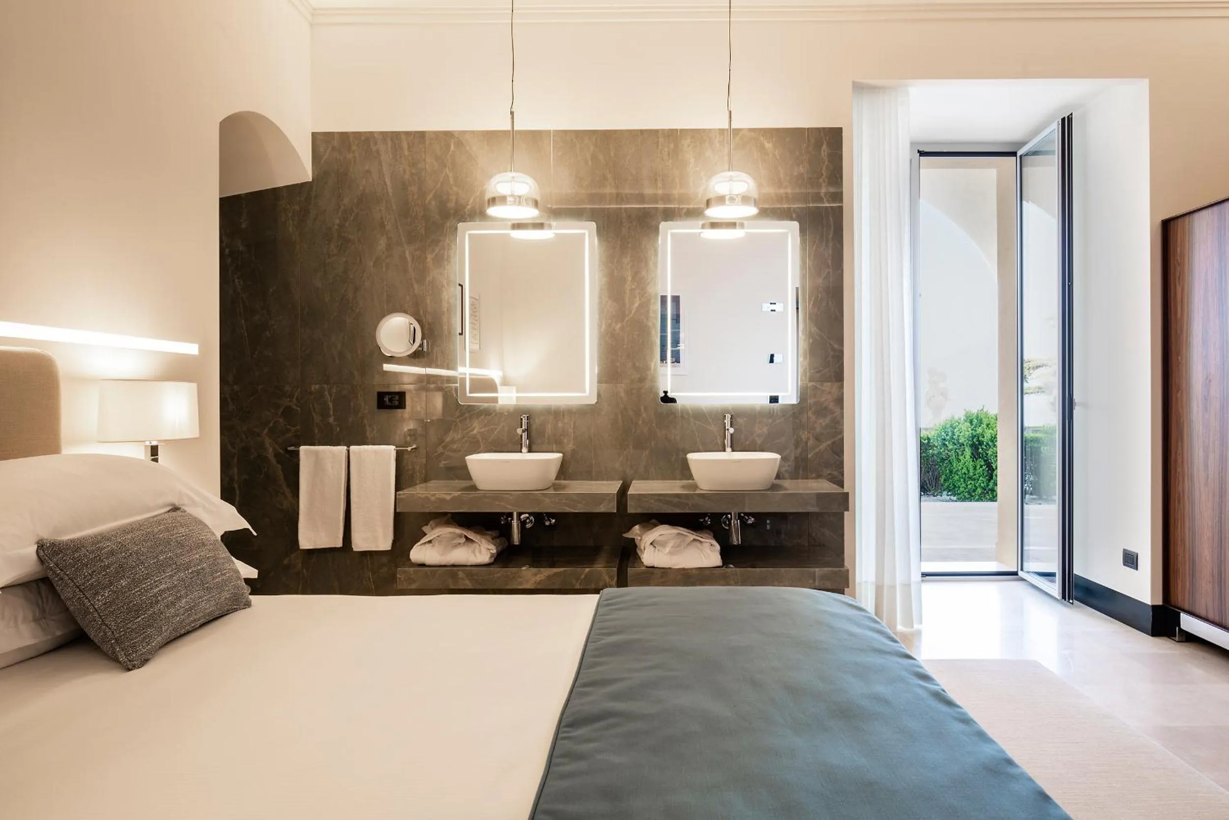 Photo of the whole room, Bed in Grand Hotel Angiolieri