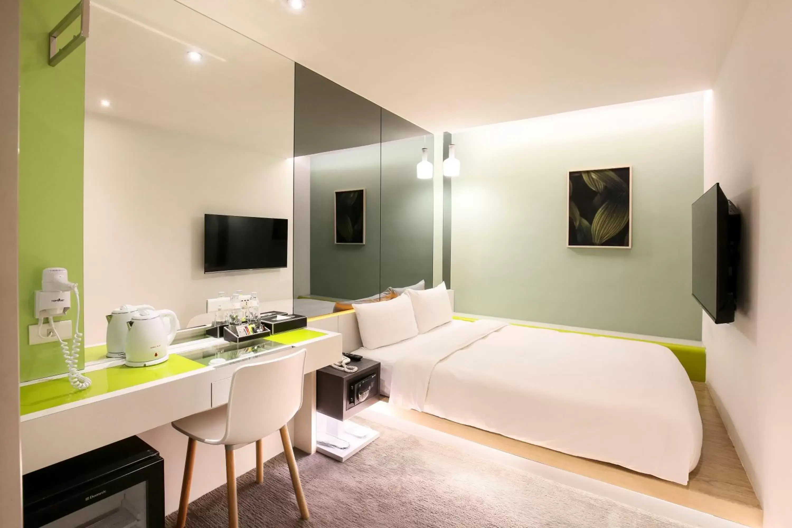 Standard Double Room - No Window in CityInn Hotel Taipei Station Branch III Standard Double Room - No Window in CityInn Hotel Taipei Station Branch III