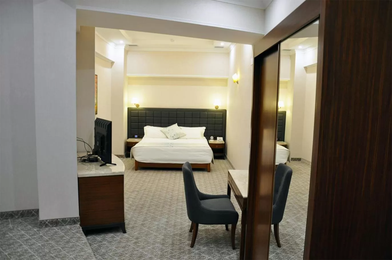 Bed in Parliament Palace Hotel