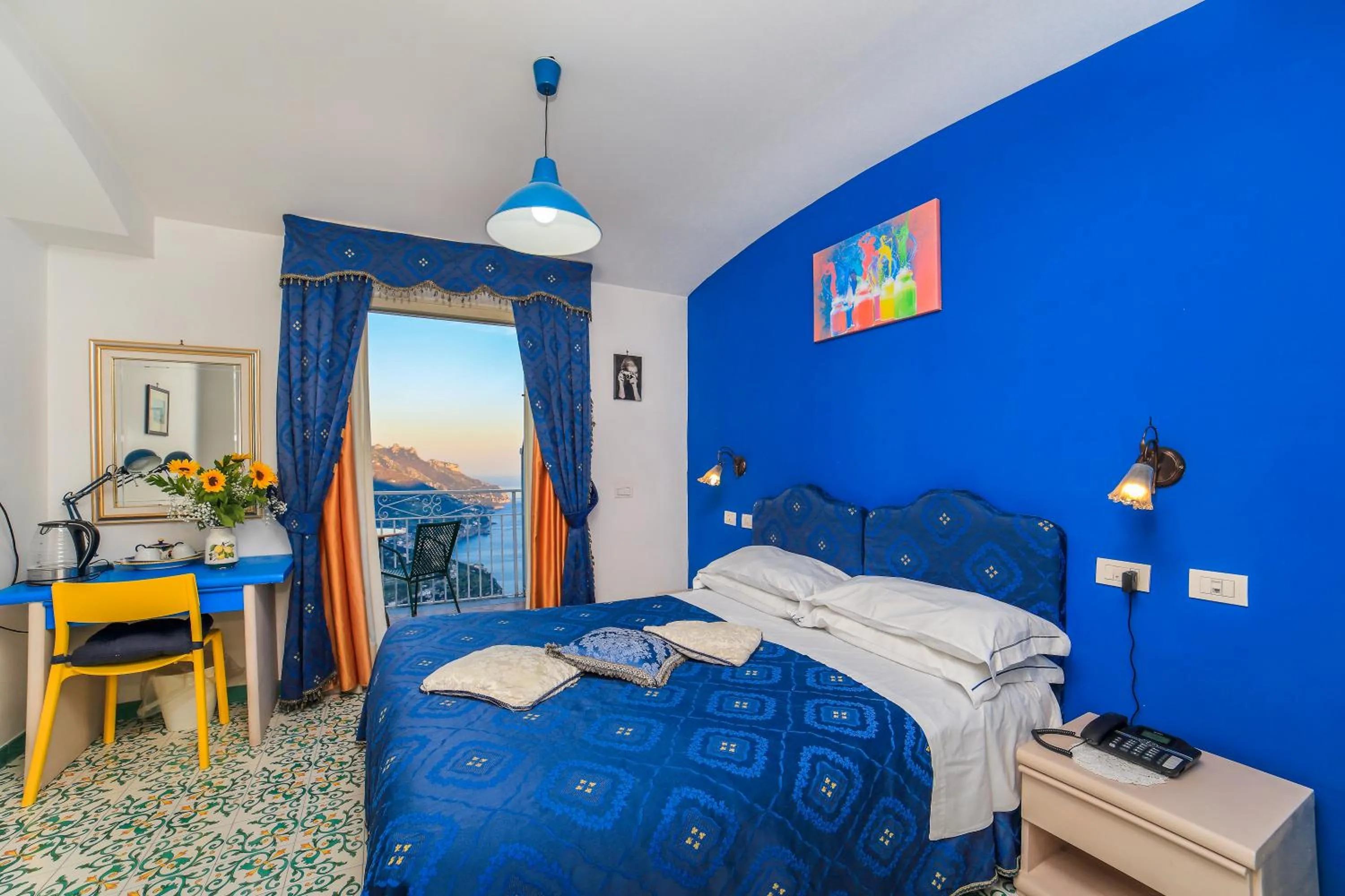 Balcony/Terrace, Bed in Hotel Bonadies