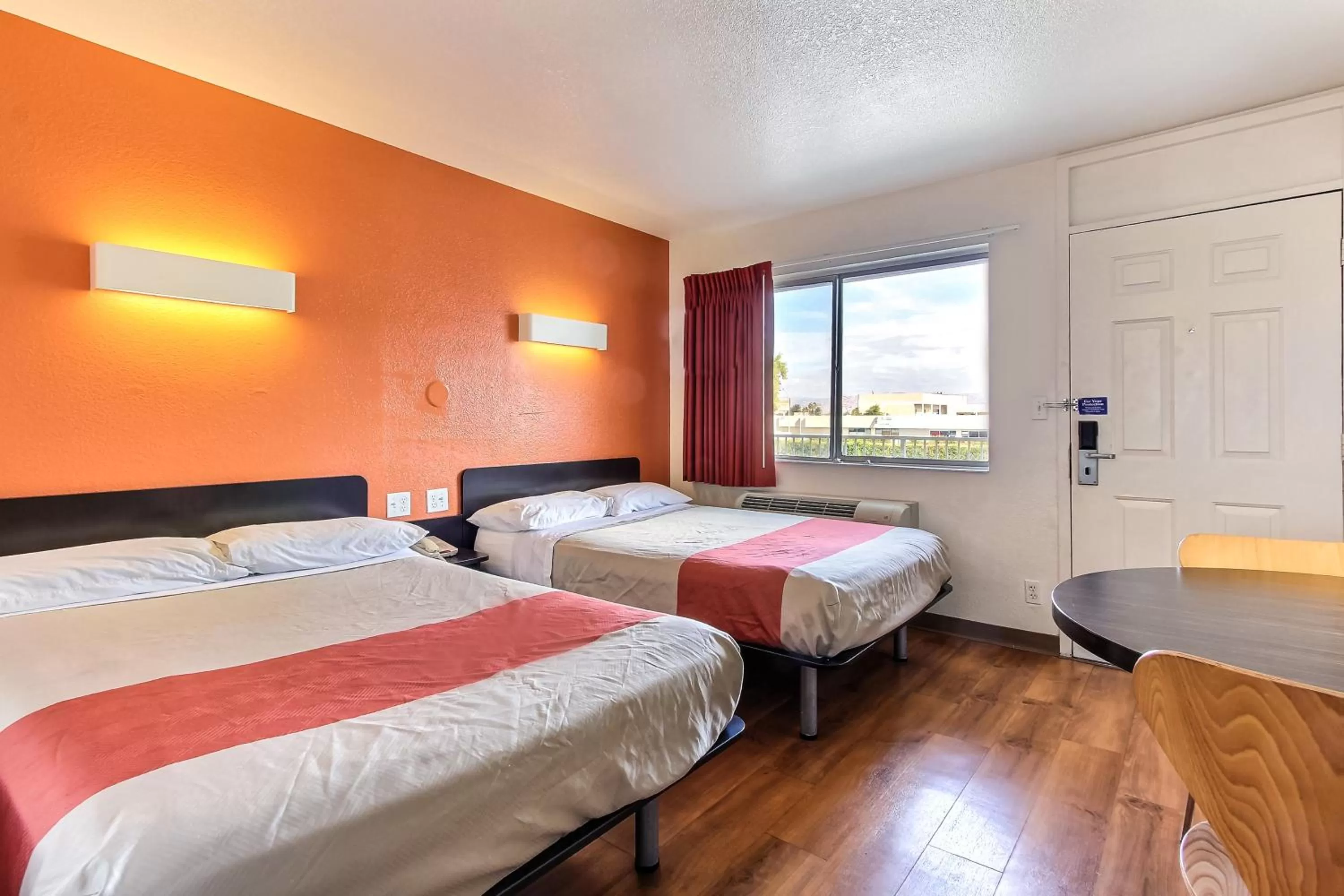 Deluxe Quadruple Room in Motel 6-Santa Clara, CA