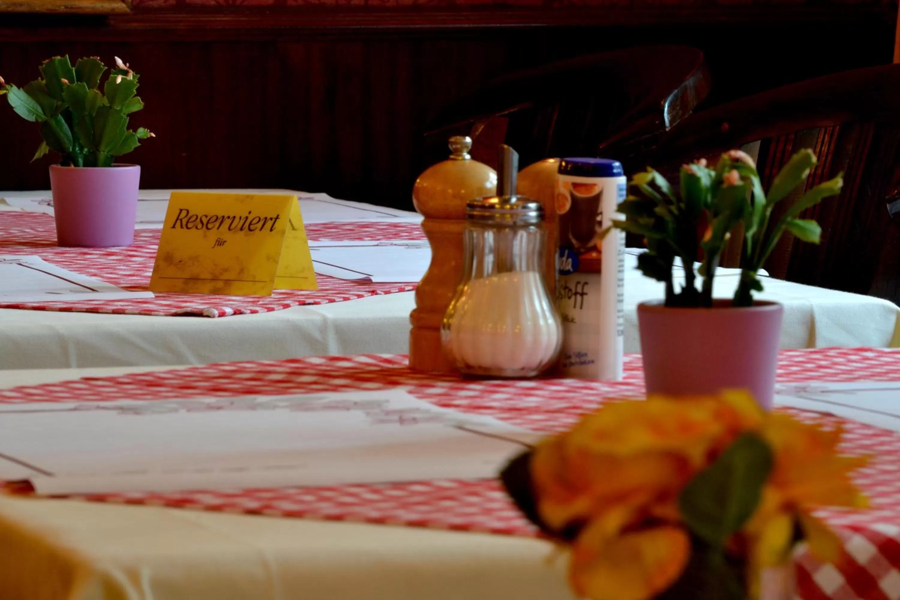 Restaurant/places to eat in Hotel Athos