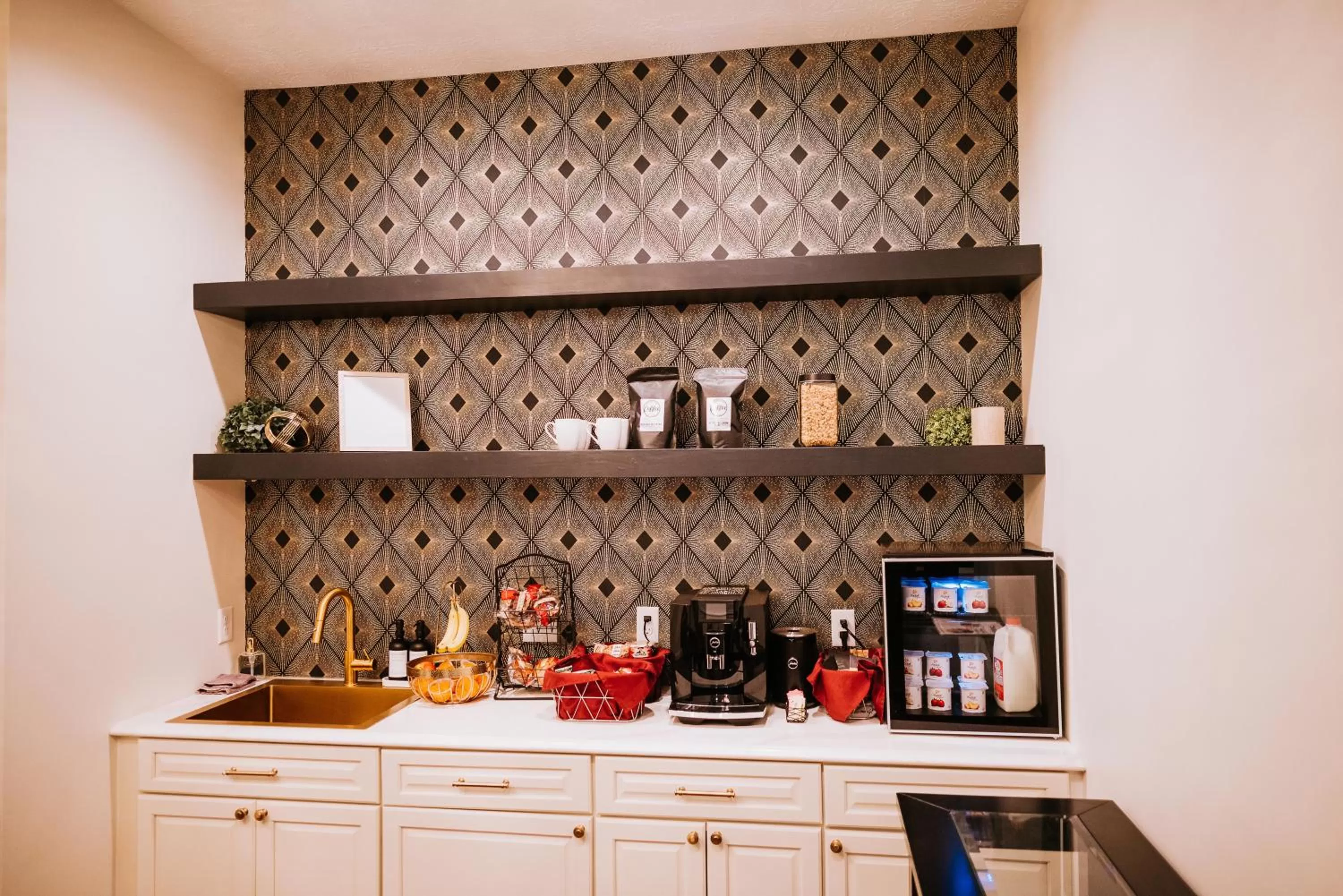 Breakfast in Inn On Central