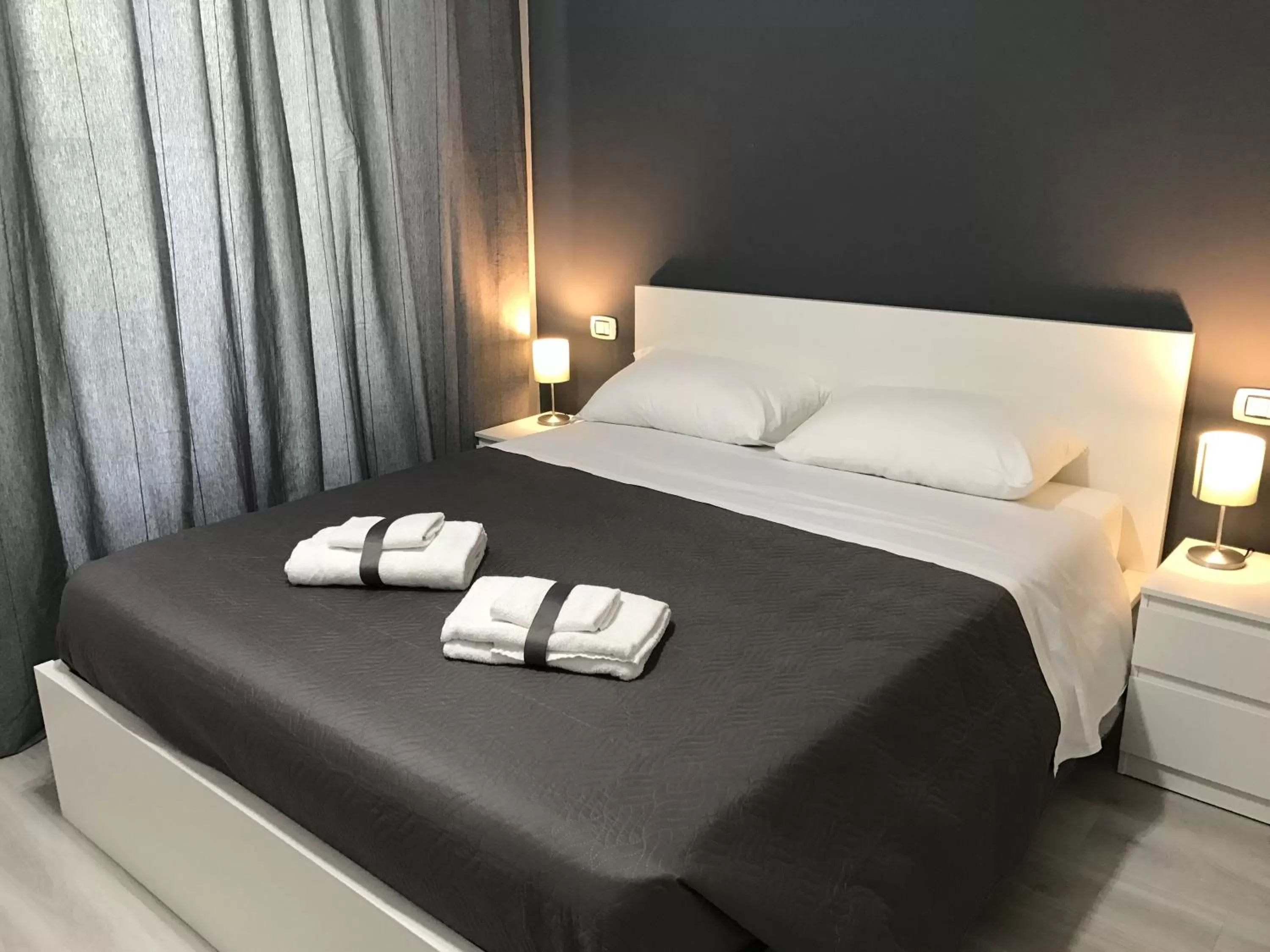 Photo of the whole room, Bed in Sensation House