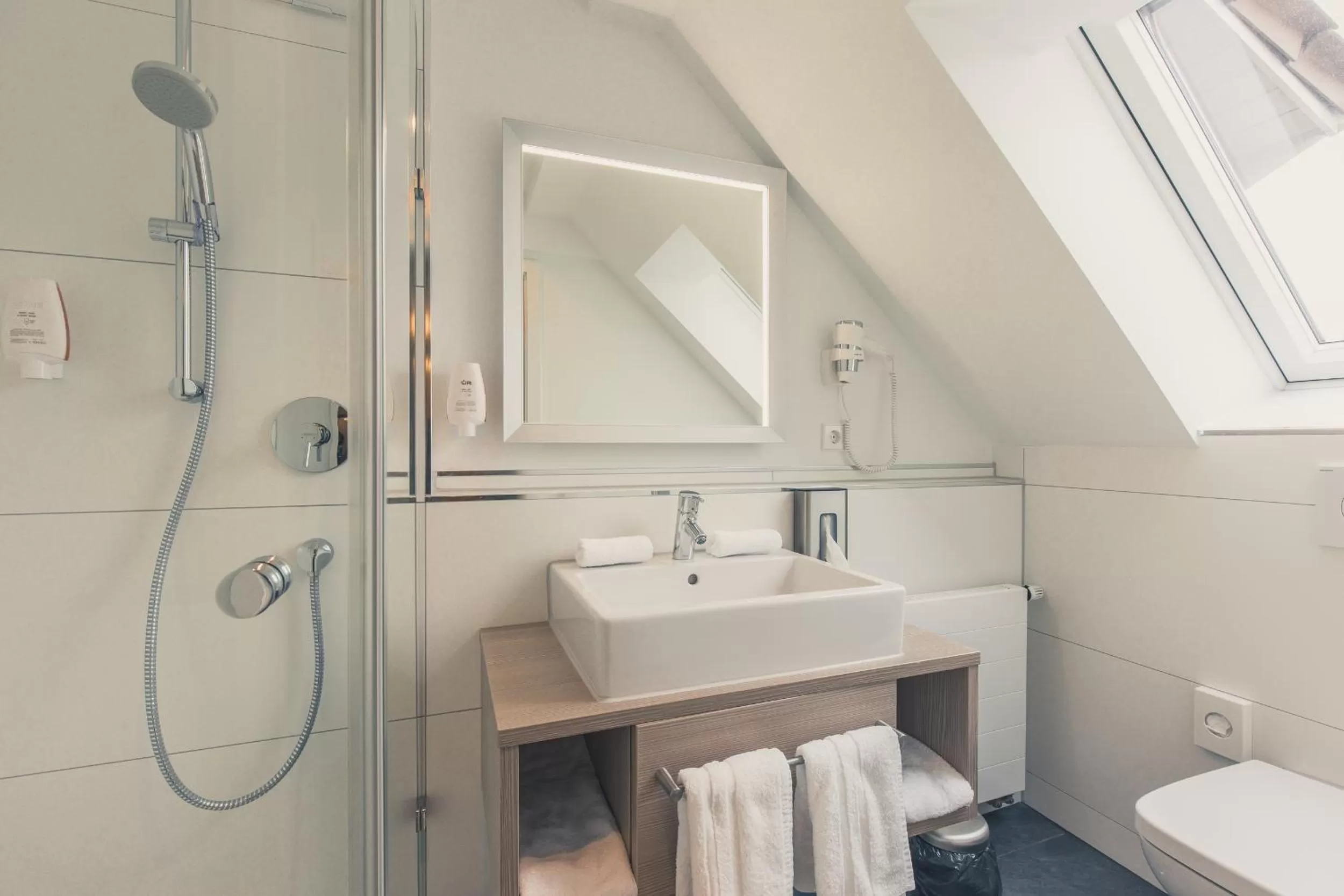 Bathroom in Bahnlounge 1907