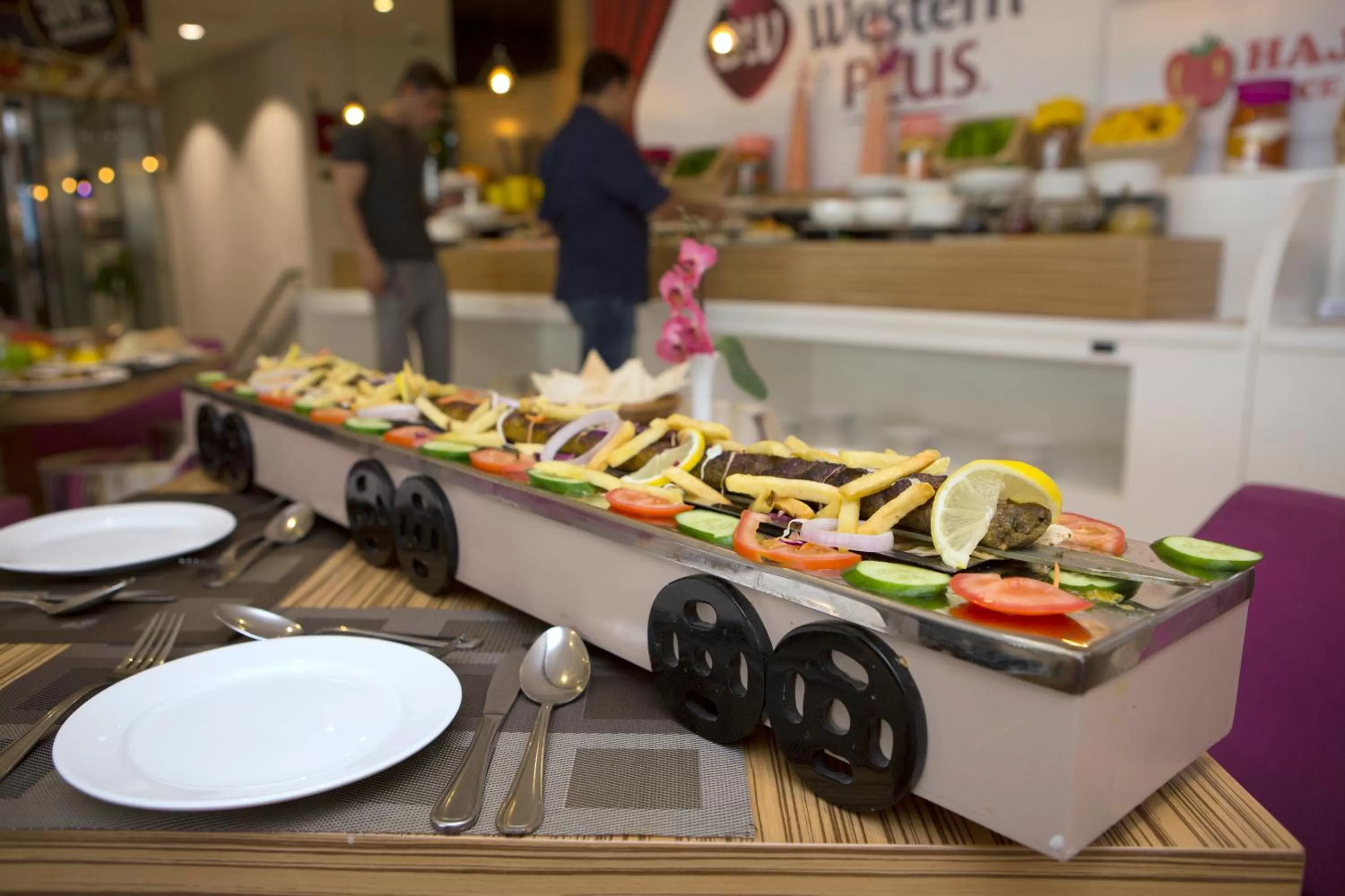 Restaurant/places to eat in Best Western Plus Pearl Creek