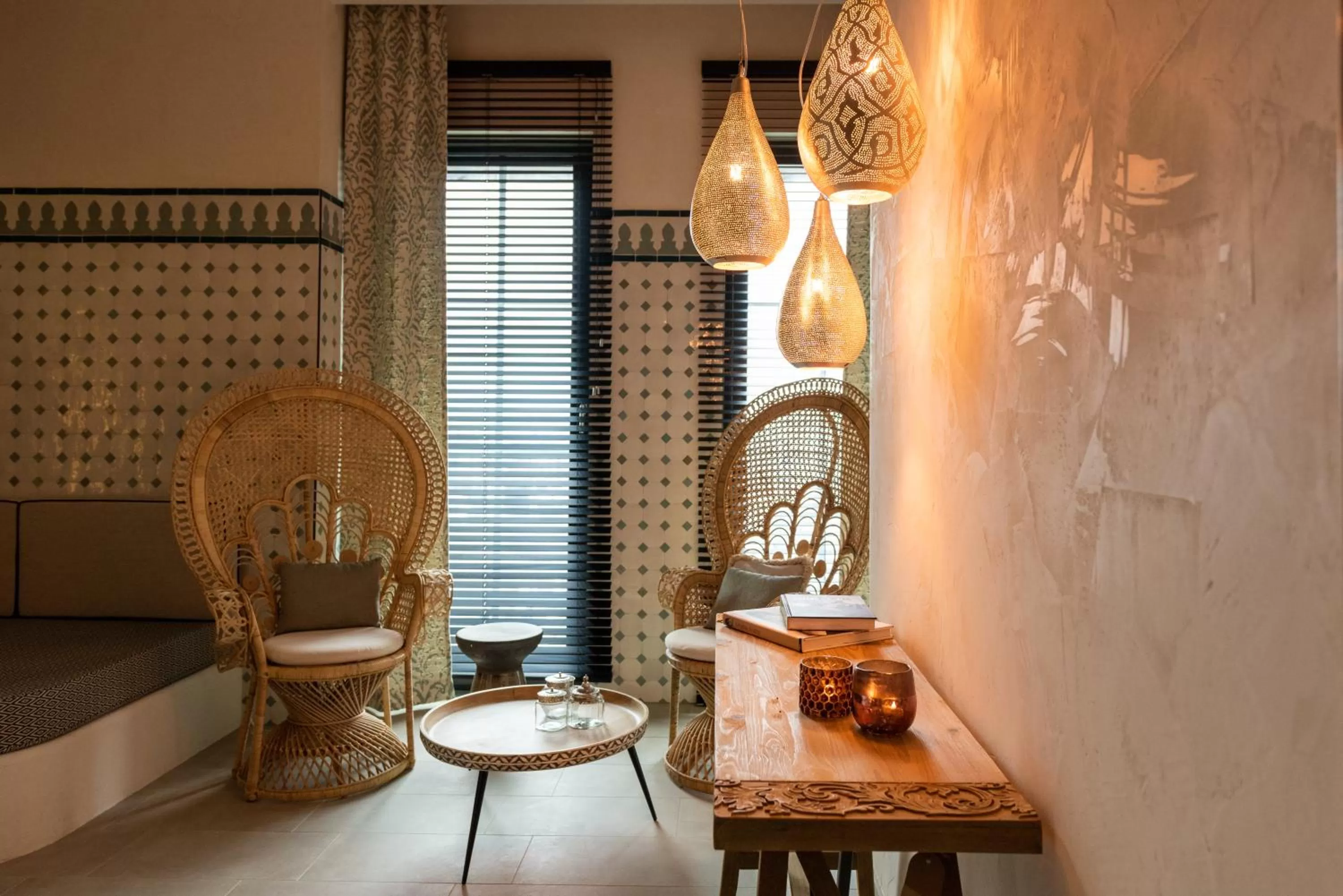 Seating area in Das James