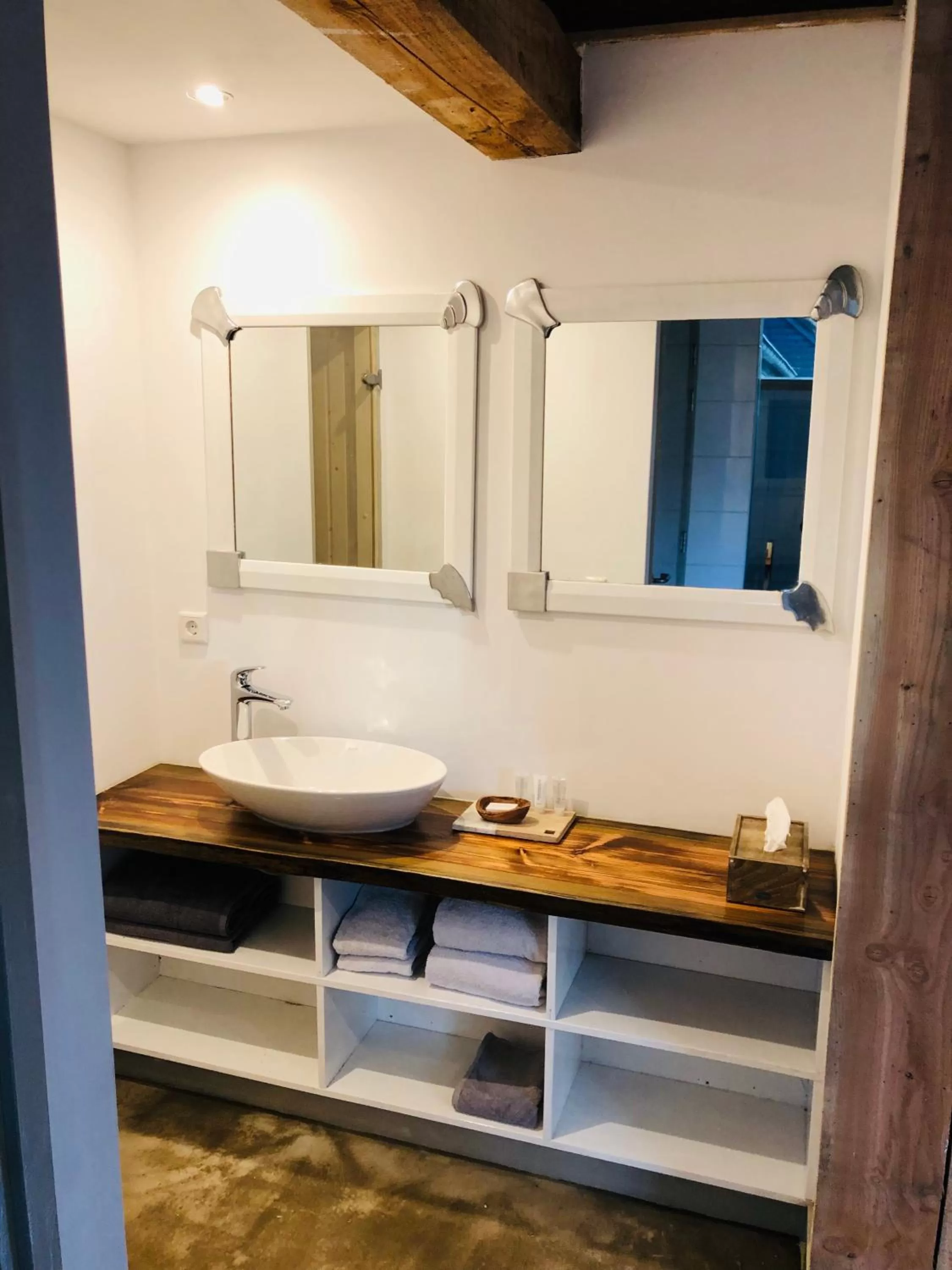 Bathroom in Hof van Eersel