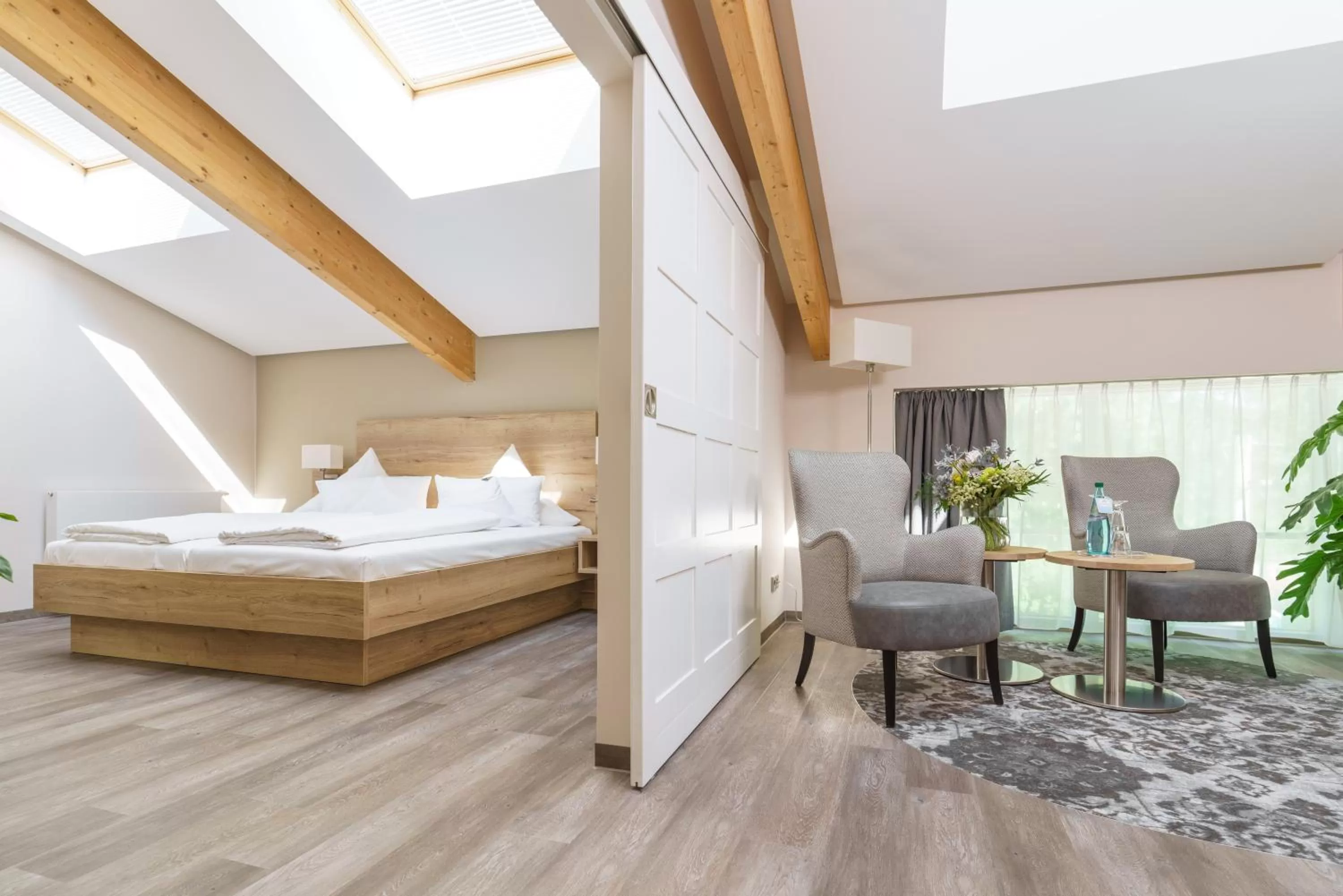 Bed in Hotel Forsthaus Grüna Betreibergesellschaft mbH