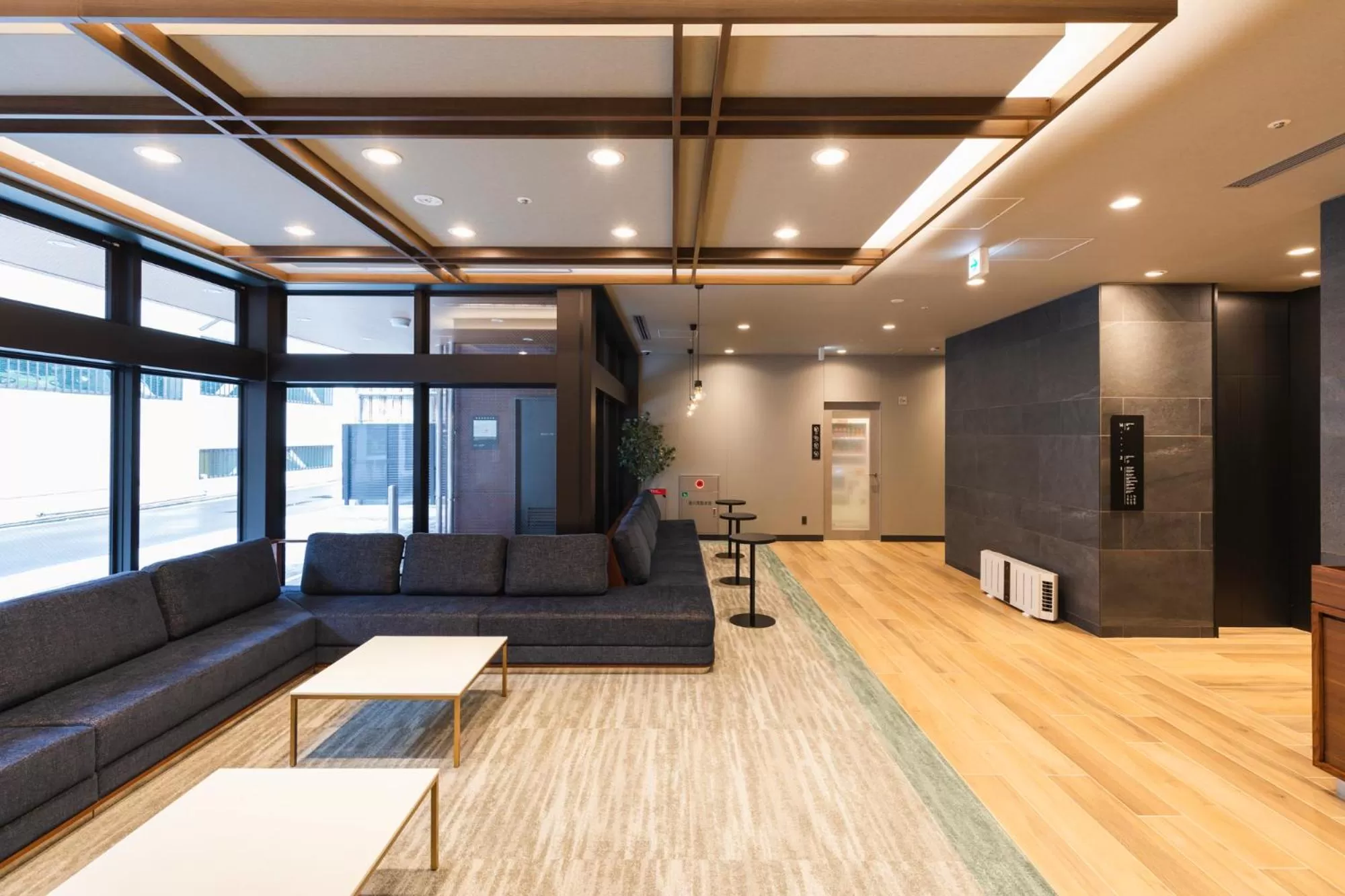 Lobby or reception in Sotetsu Fresa Inn Nagoya-Shinkansenguchi