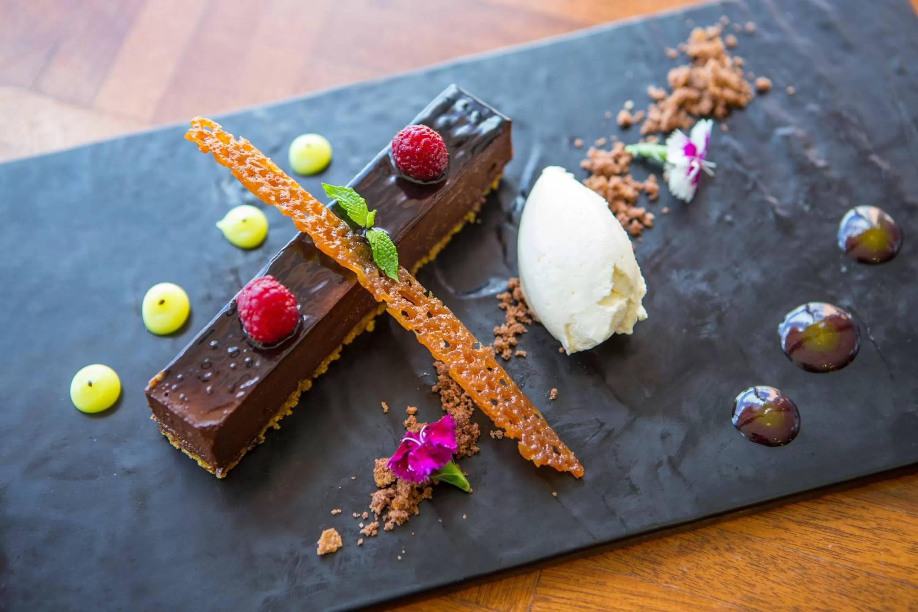 Restaurant/places to eat in James Cook Hotel Grand Chancellor