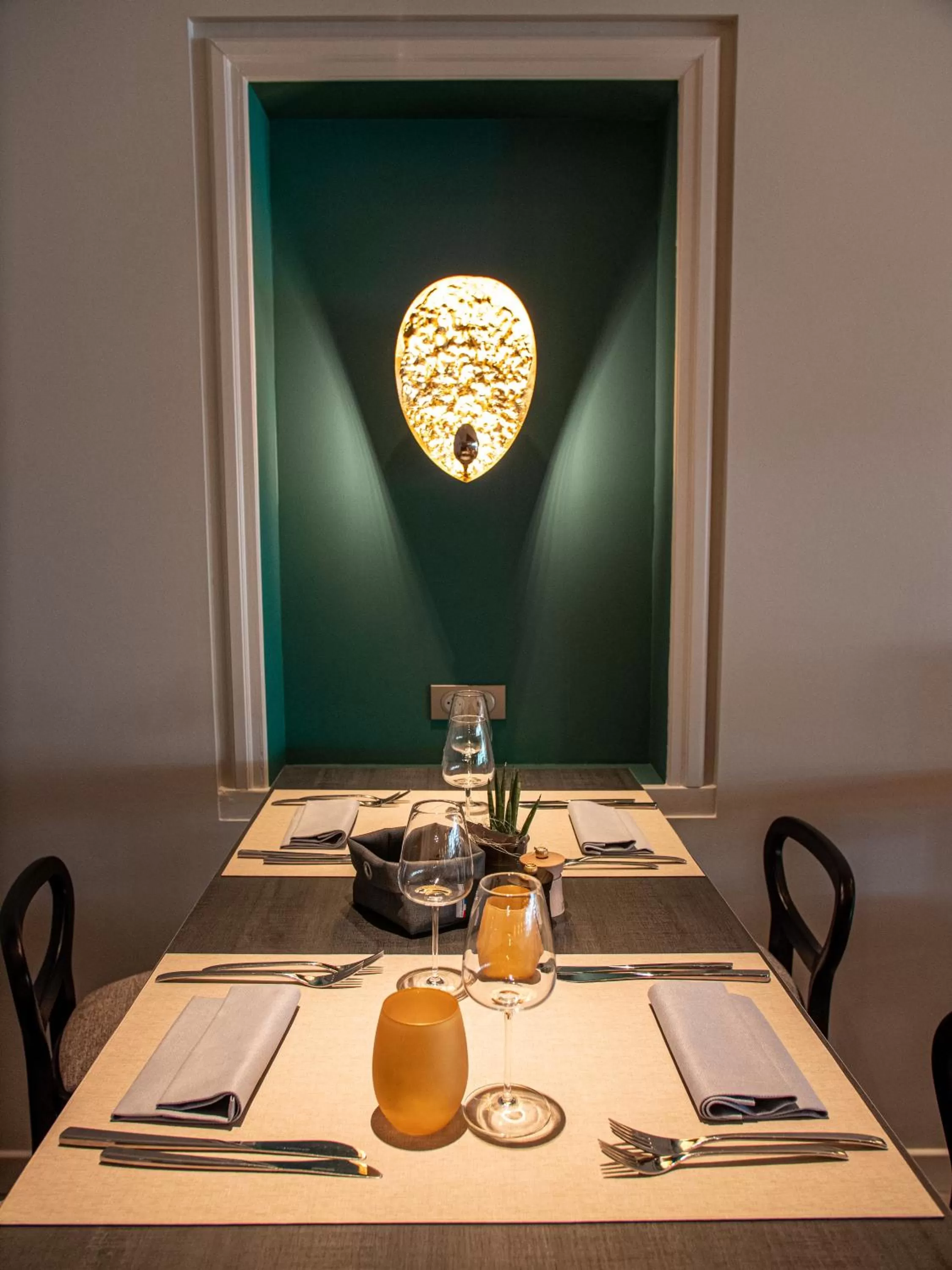 Restaurant/places to eat in Hotel L'Europe Colmar, BW Signature Collection