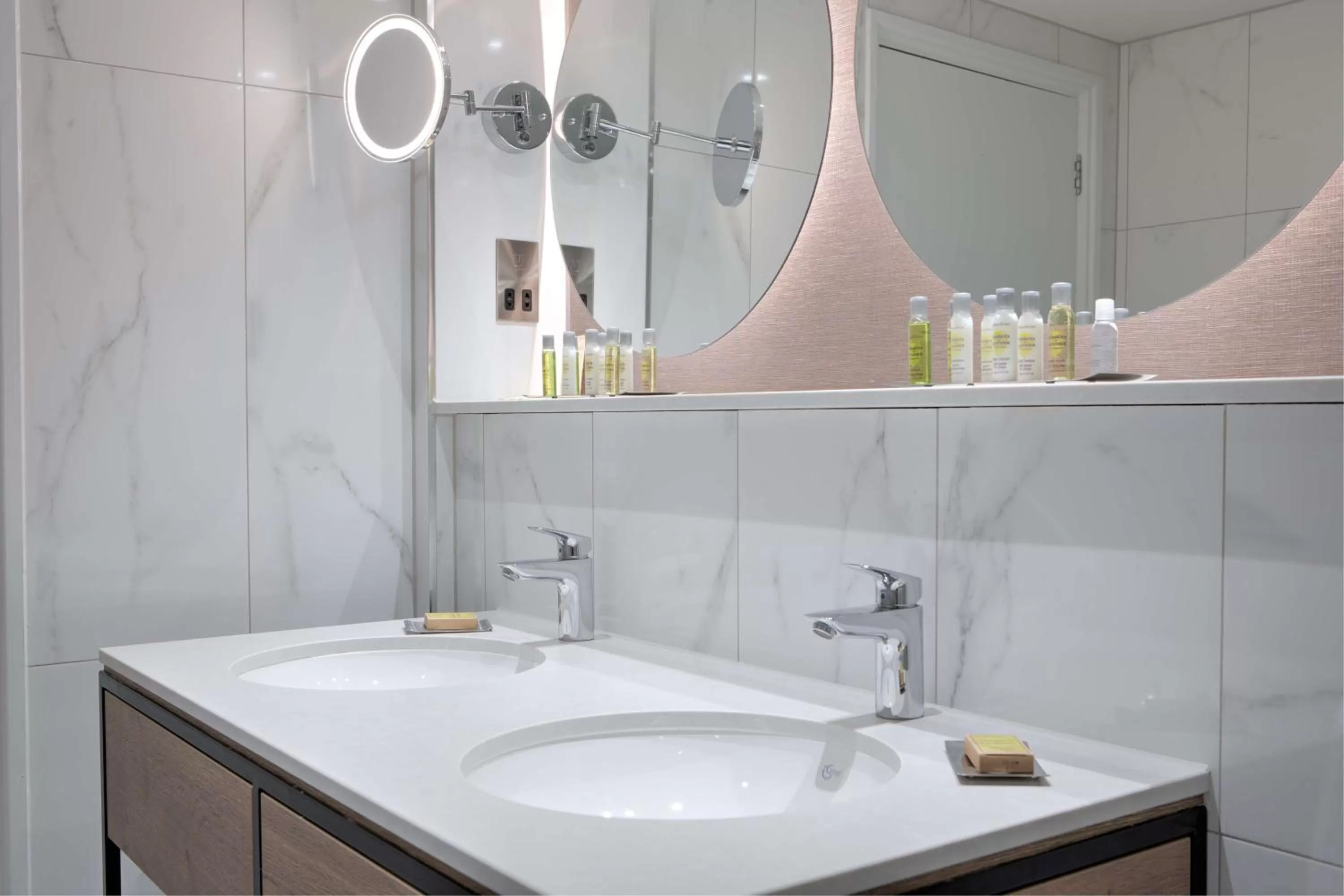 Bathroom in DoubleTree by Hilton London Elstree