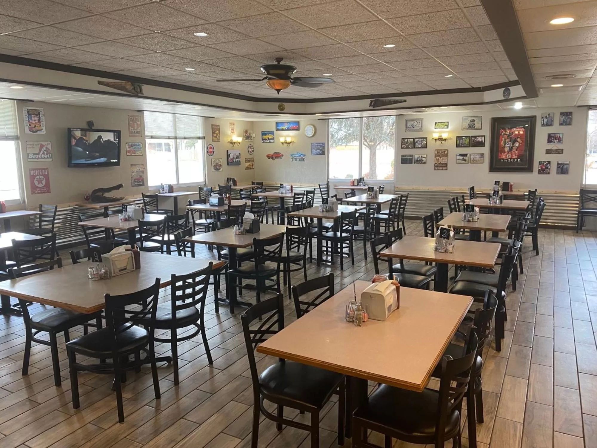 Restaurant/places to eat in Ramada by Wyndham Enid