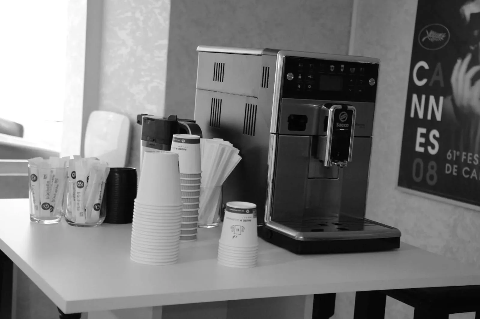 Coffee/tea facilities in Hotel des Congrès et Festivals