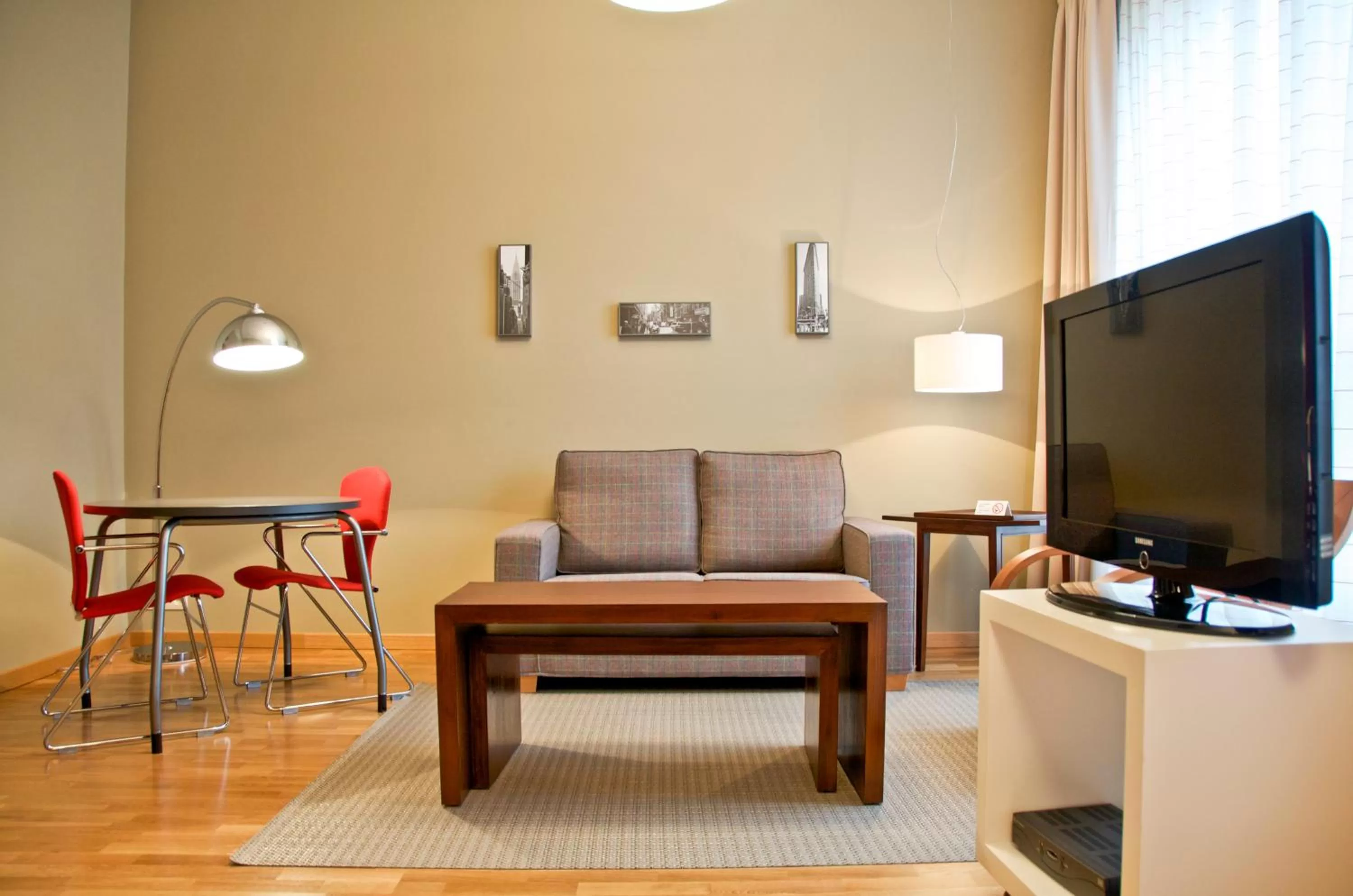 TV and multimedia in MAS Aparthotel EU