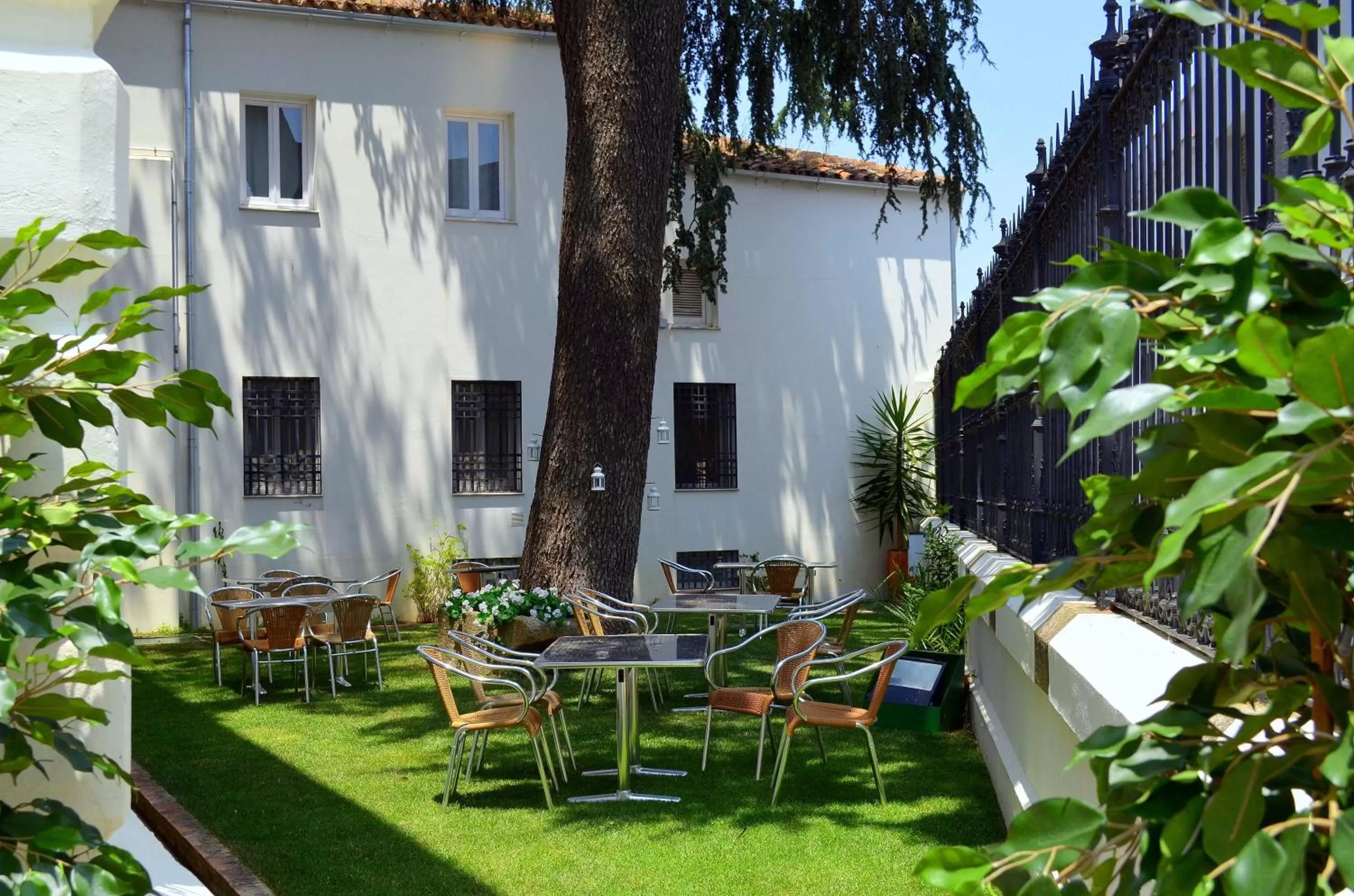 Facade/entrance in Hotel Mirador de Llerena