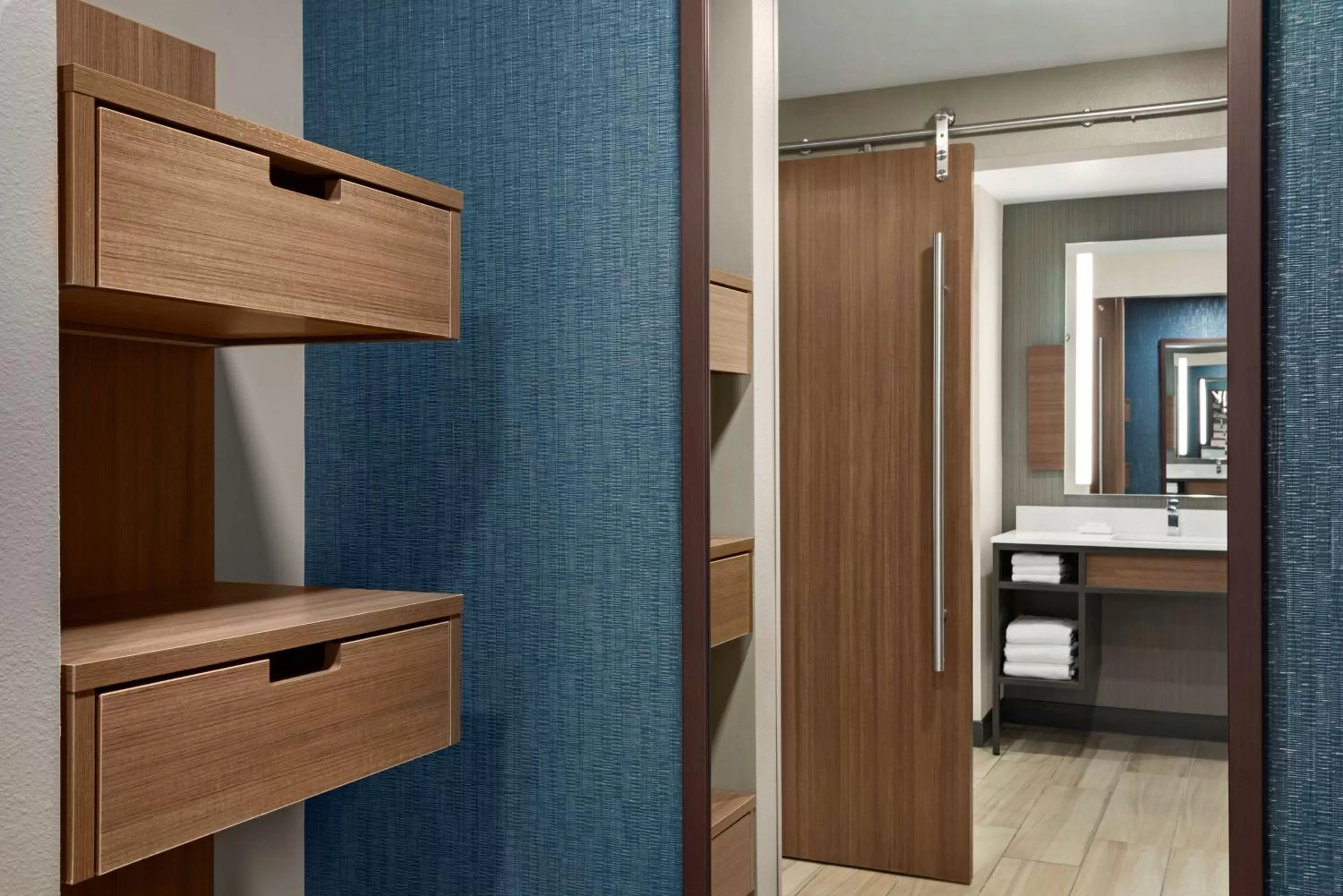 Photo of the whole room in Hilton Garden Inn Milwaukee Brookfield Conference Center