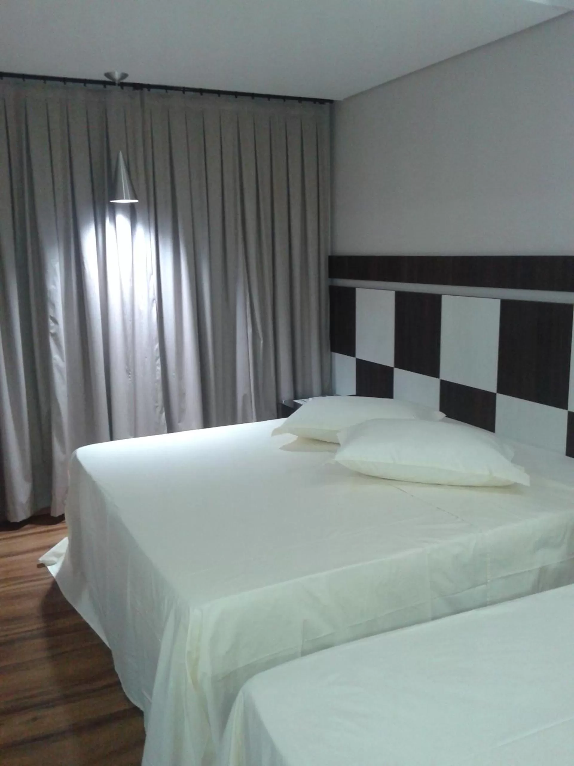 Bed in Hotel Maestro Villa Do Lago Toledo