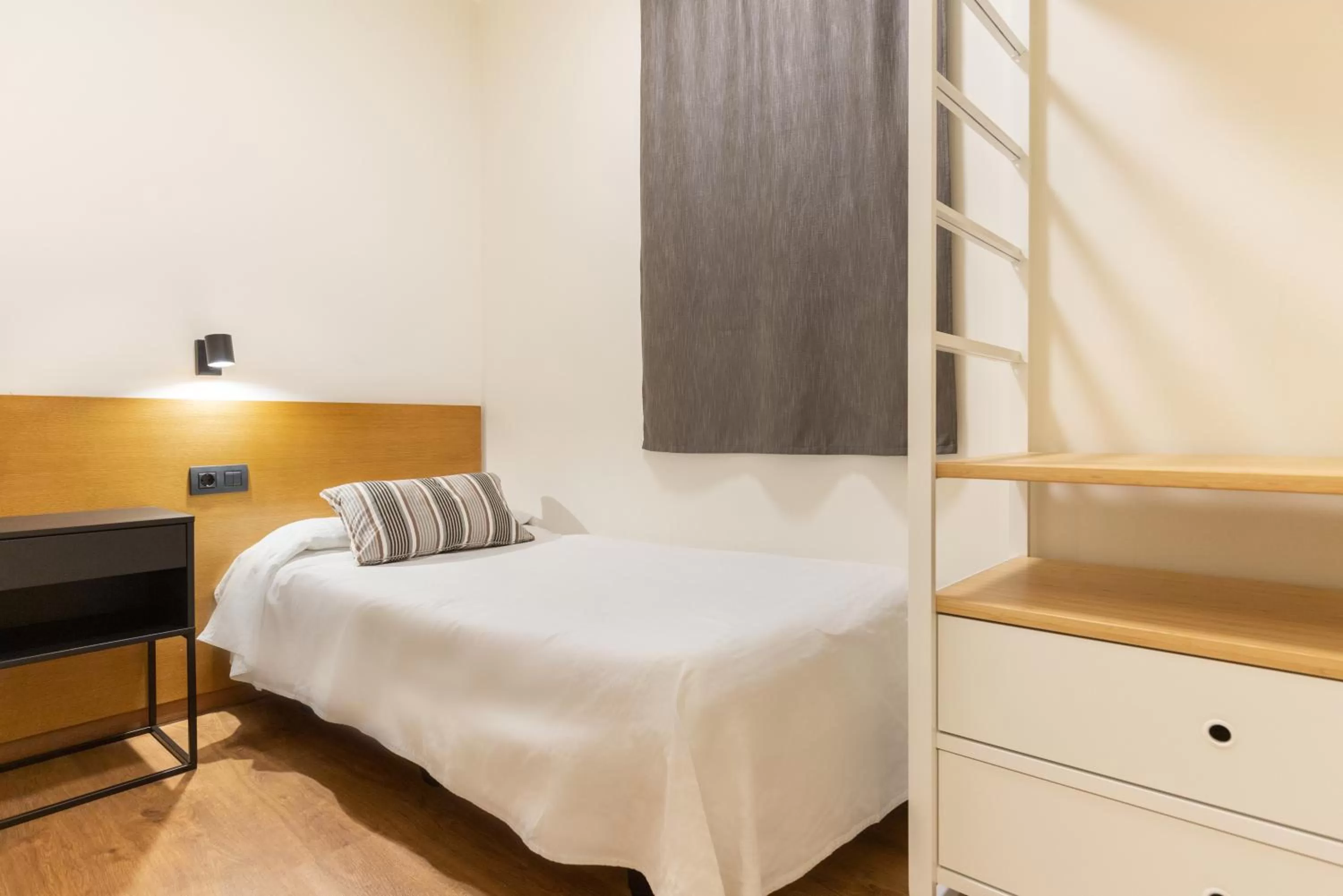 Bed in Atica Apartments - by Weflating