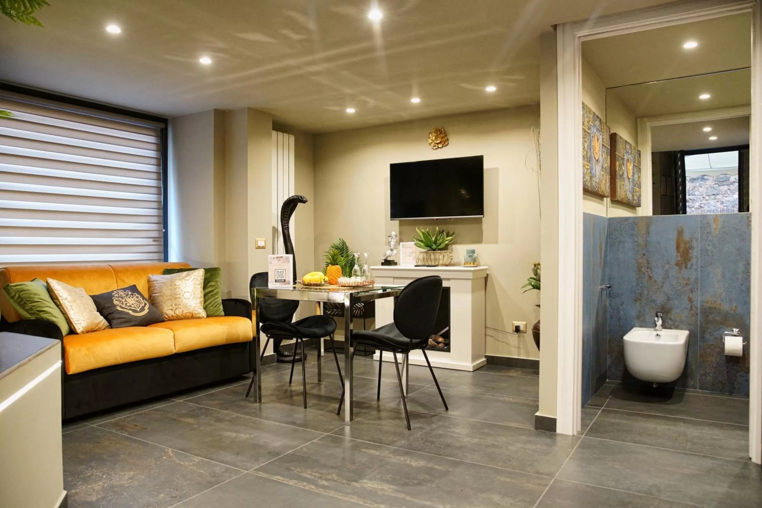 Home dentro il teatro