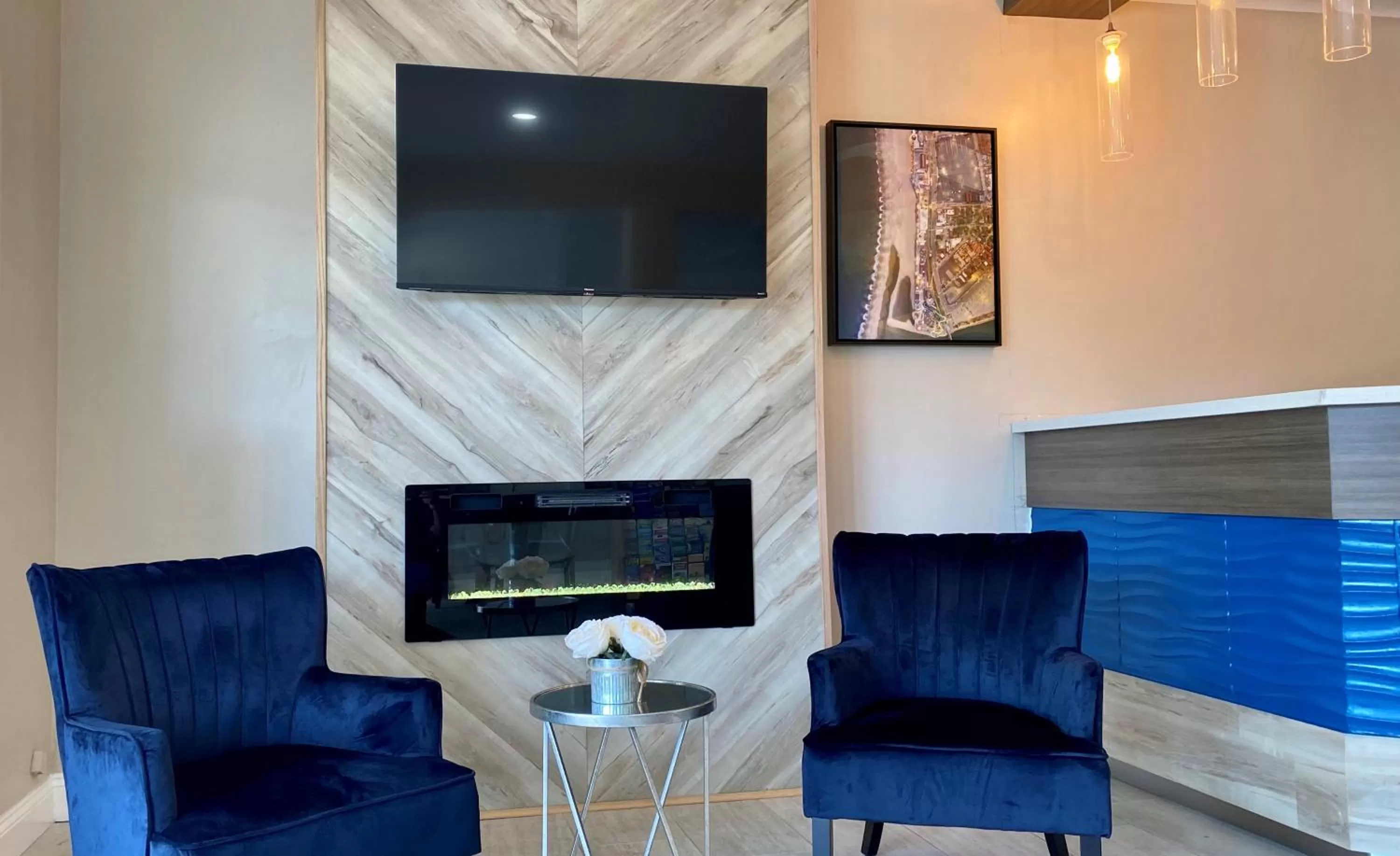 Lobby or reception in SureStay Hotel by Best Western Santa Cruz