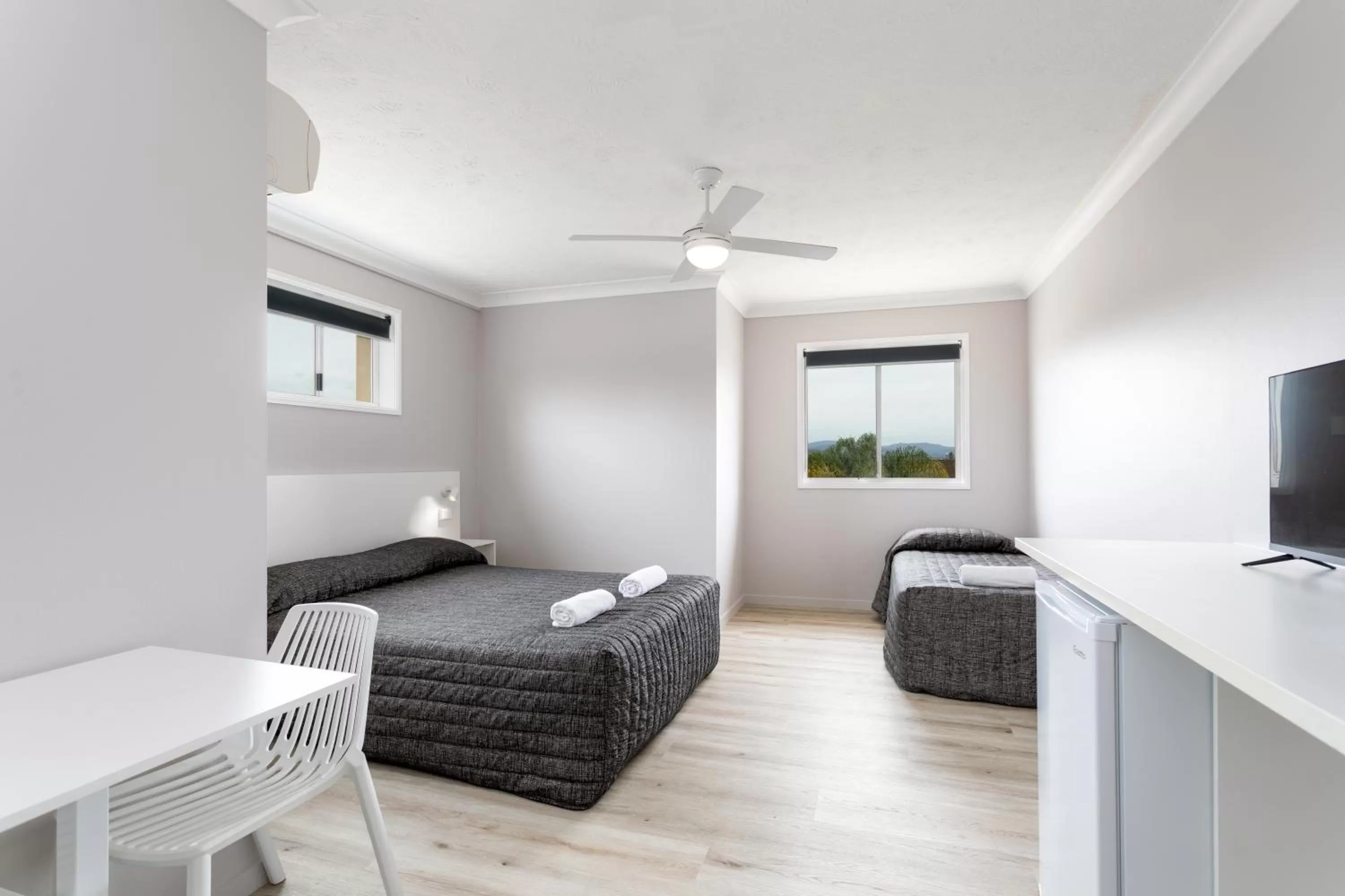 Photo of the whole room, Bed in Burleigh Gold Coast Motel