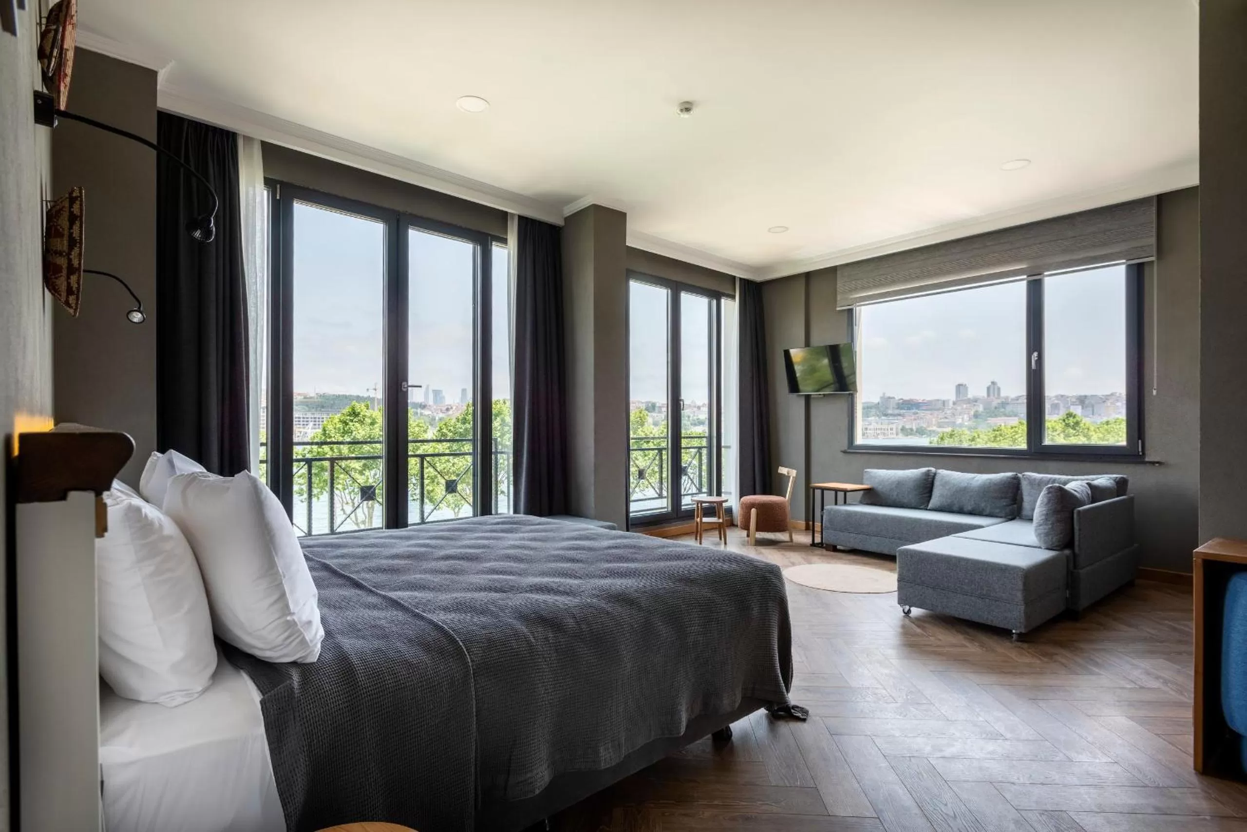 Bed in Istanbul Old City Colorful Houses Balat PETRION Hotel