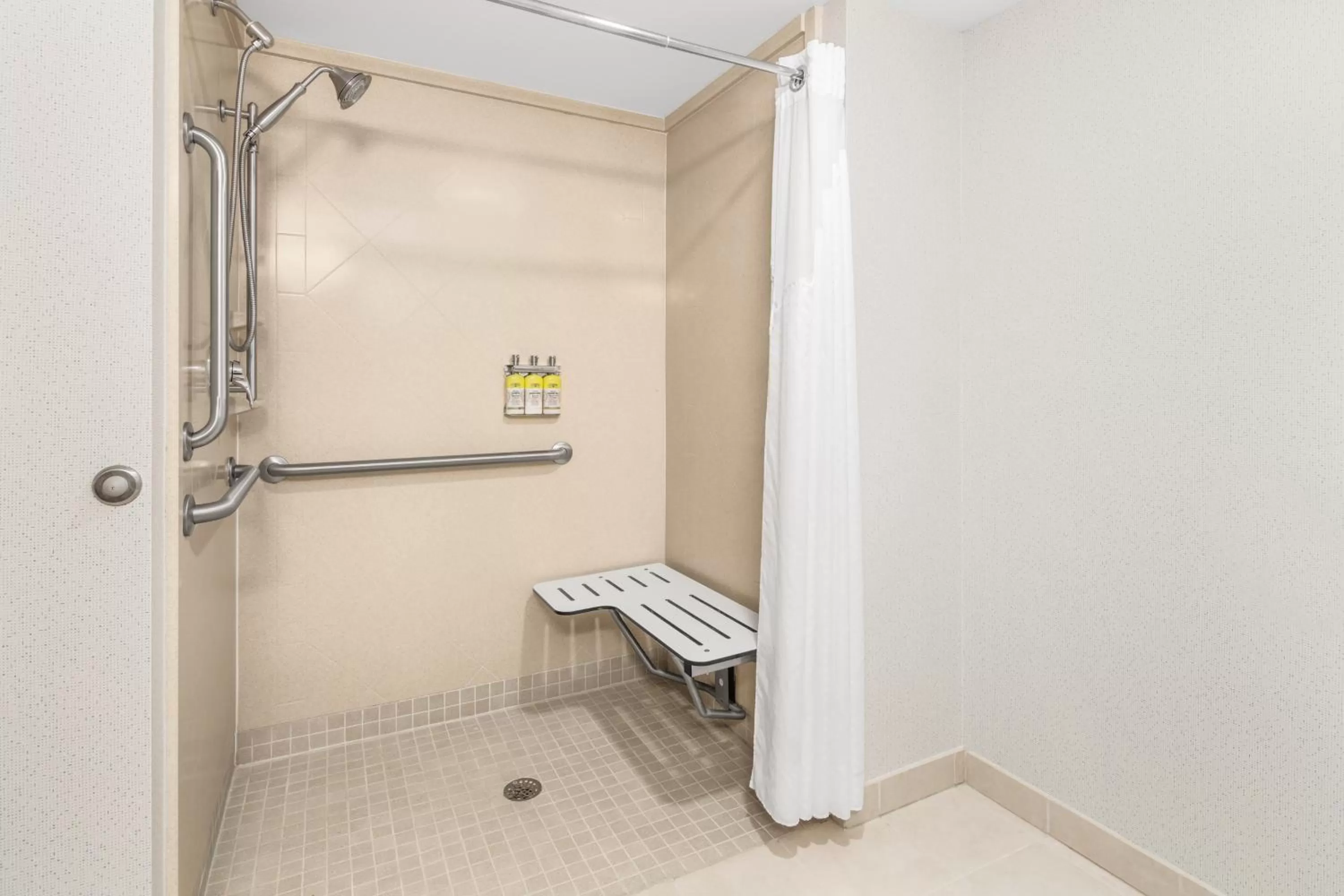 Bathroom in Holiday Inn Express & Suites Wilmington-Newark by IHG